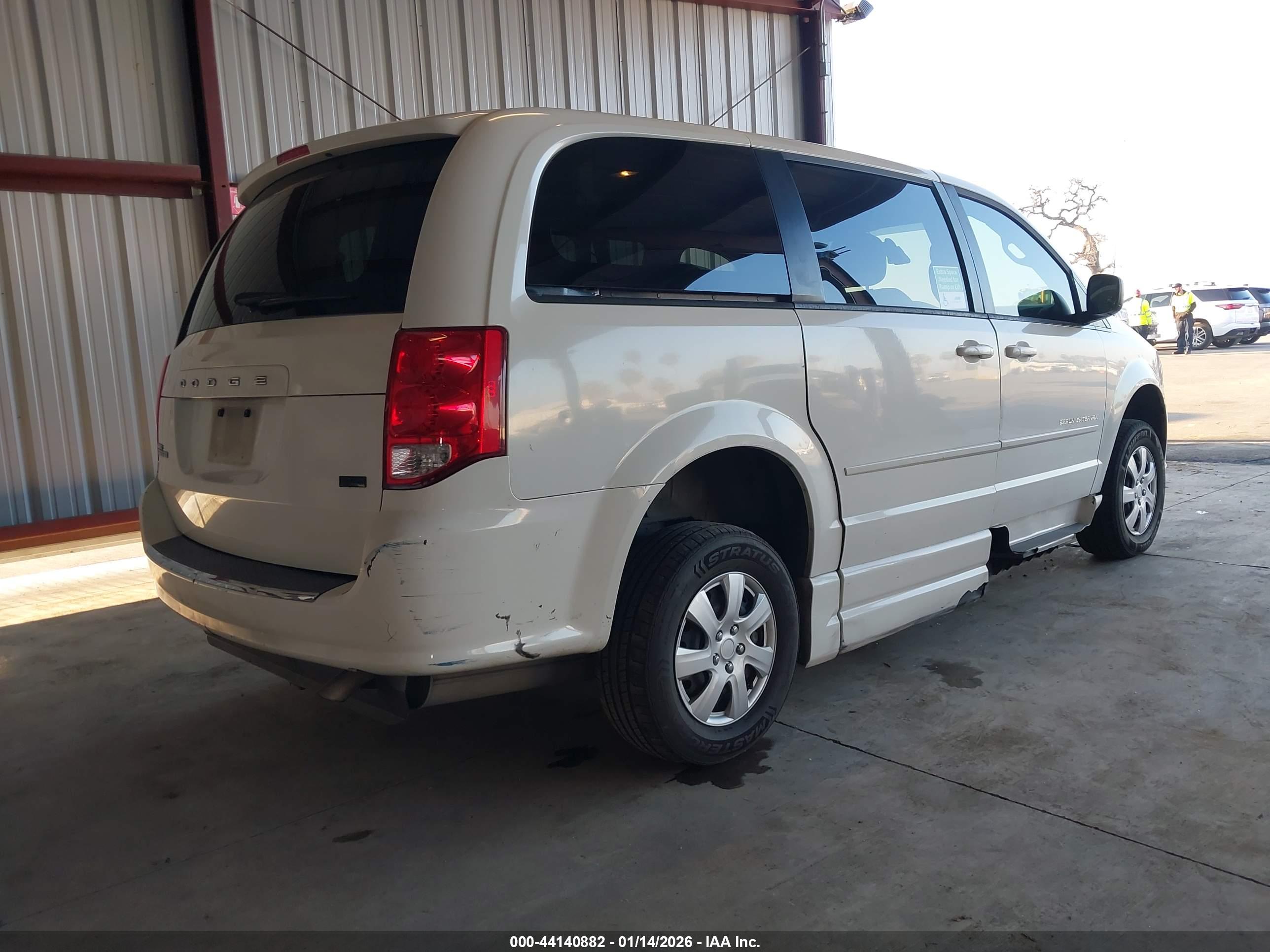 DODGE GRAND image 4