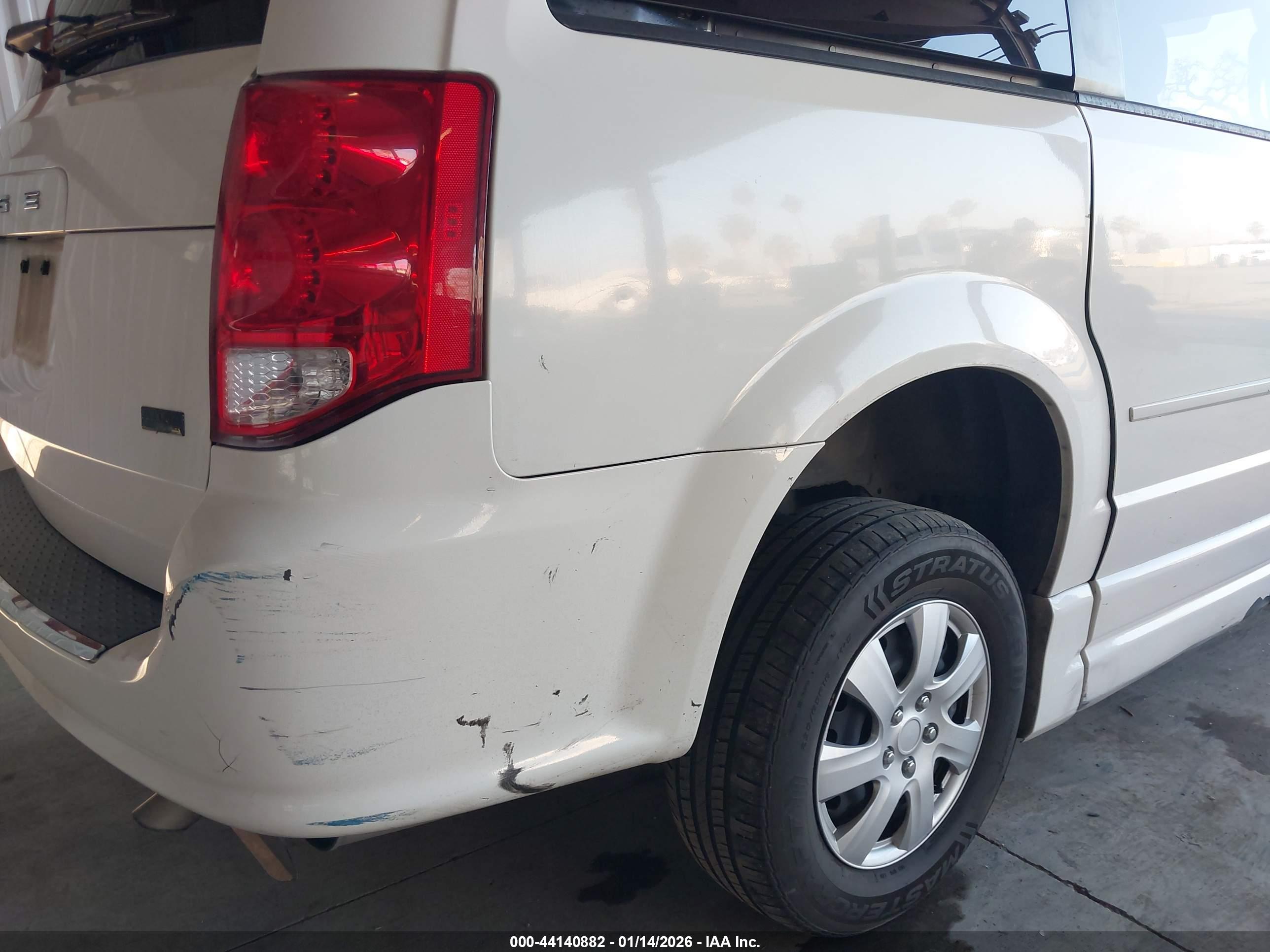 DODGE GRAND image 6