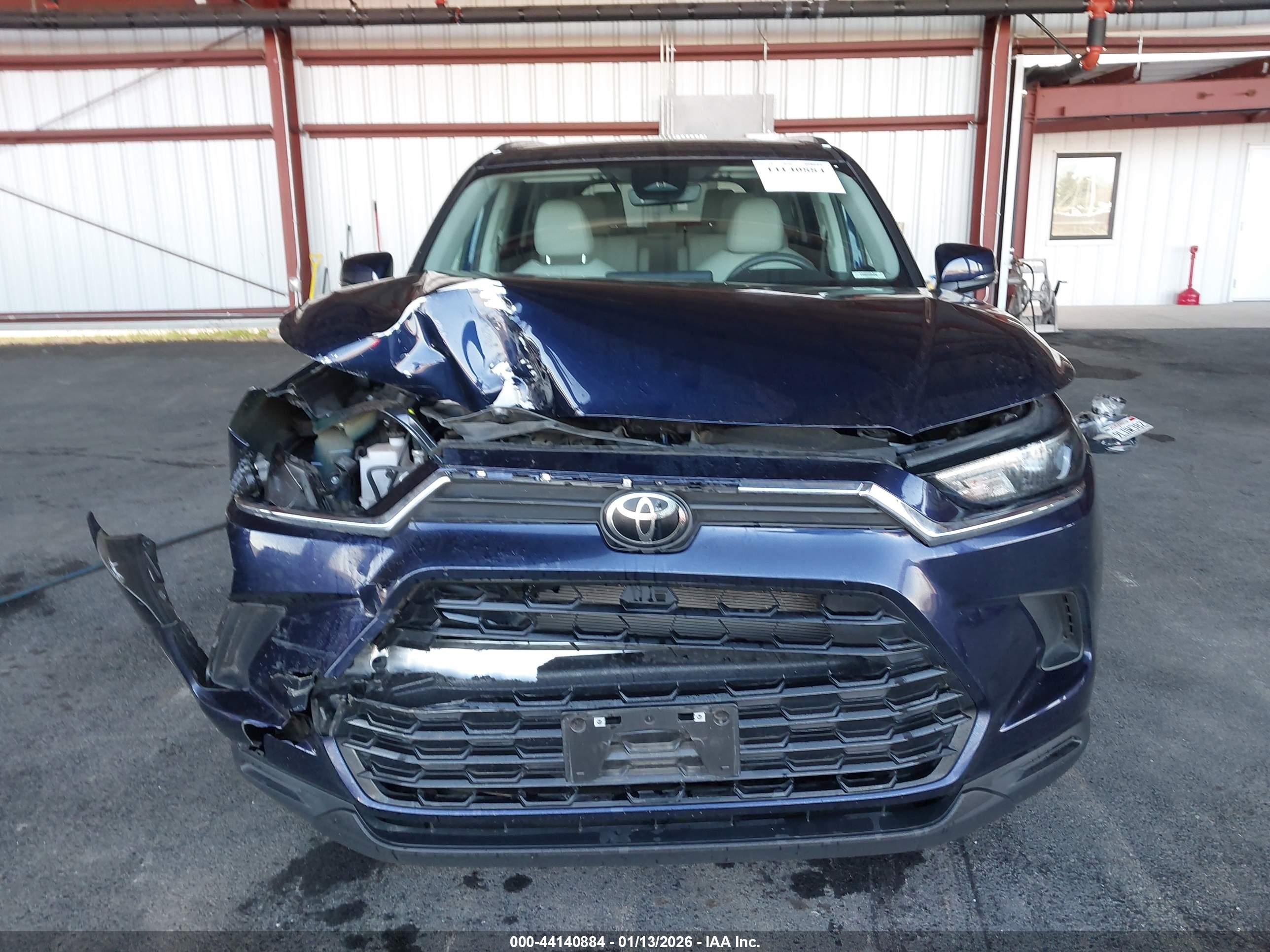 TOYOTA GRAND image 6