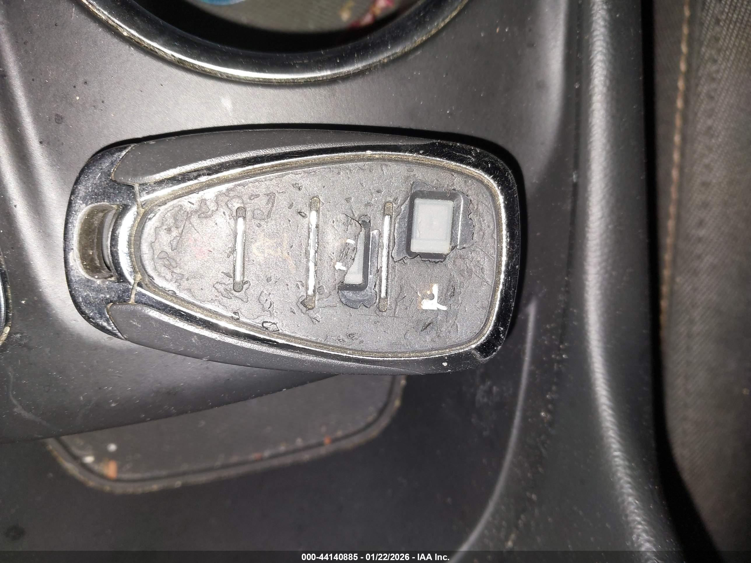 CHEVROLET EQUINOX image 11