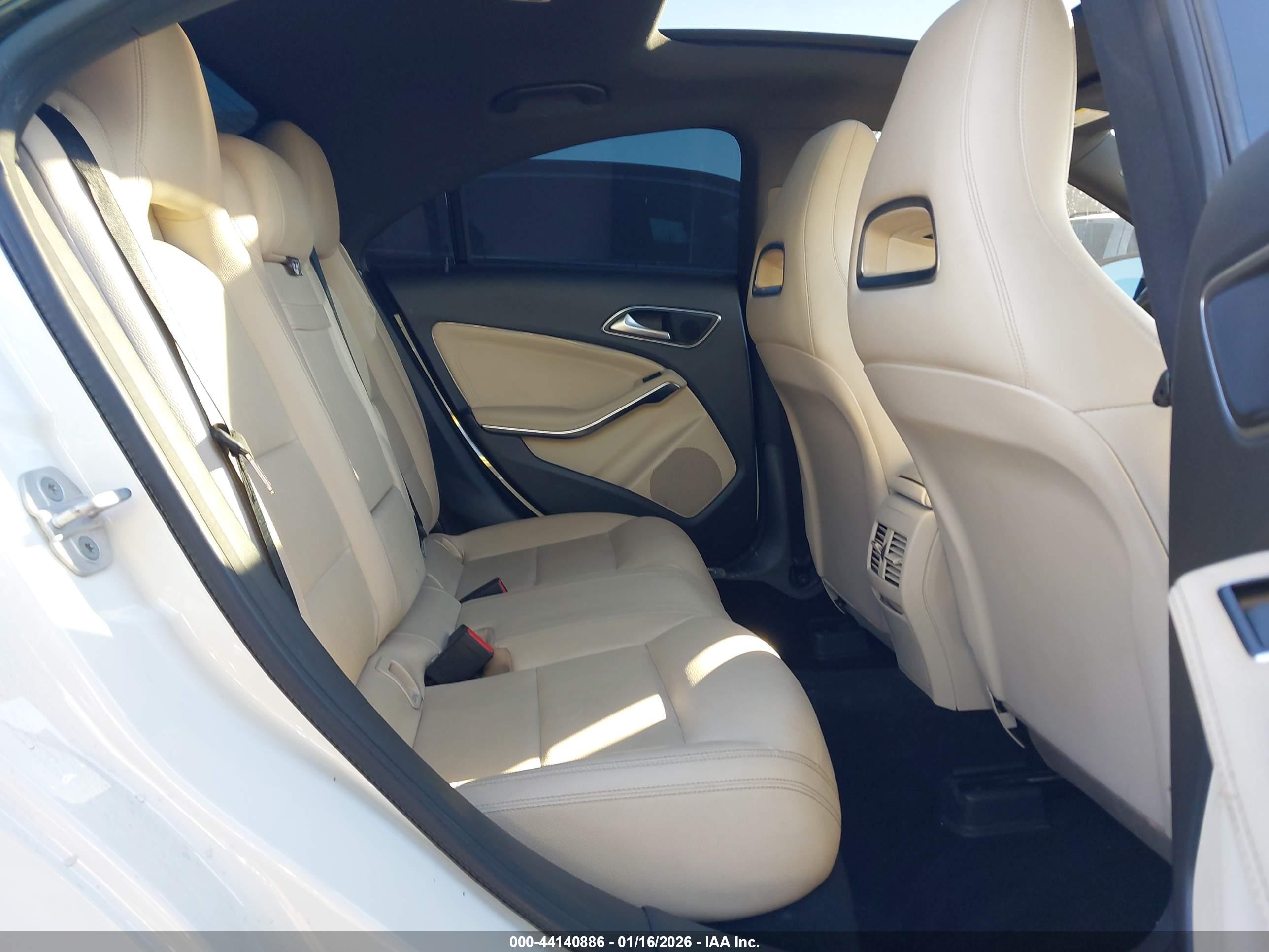 MERCEDES-BENZ CLA image 8