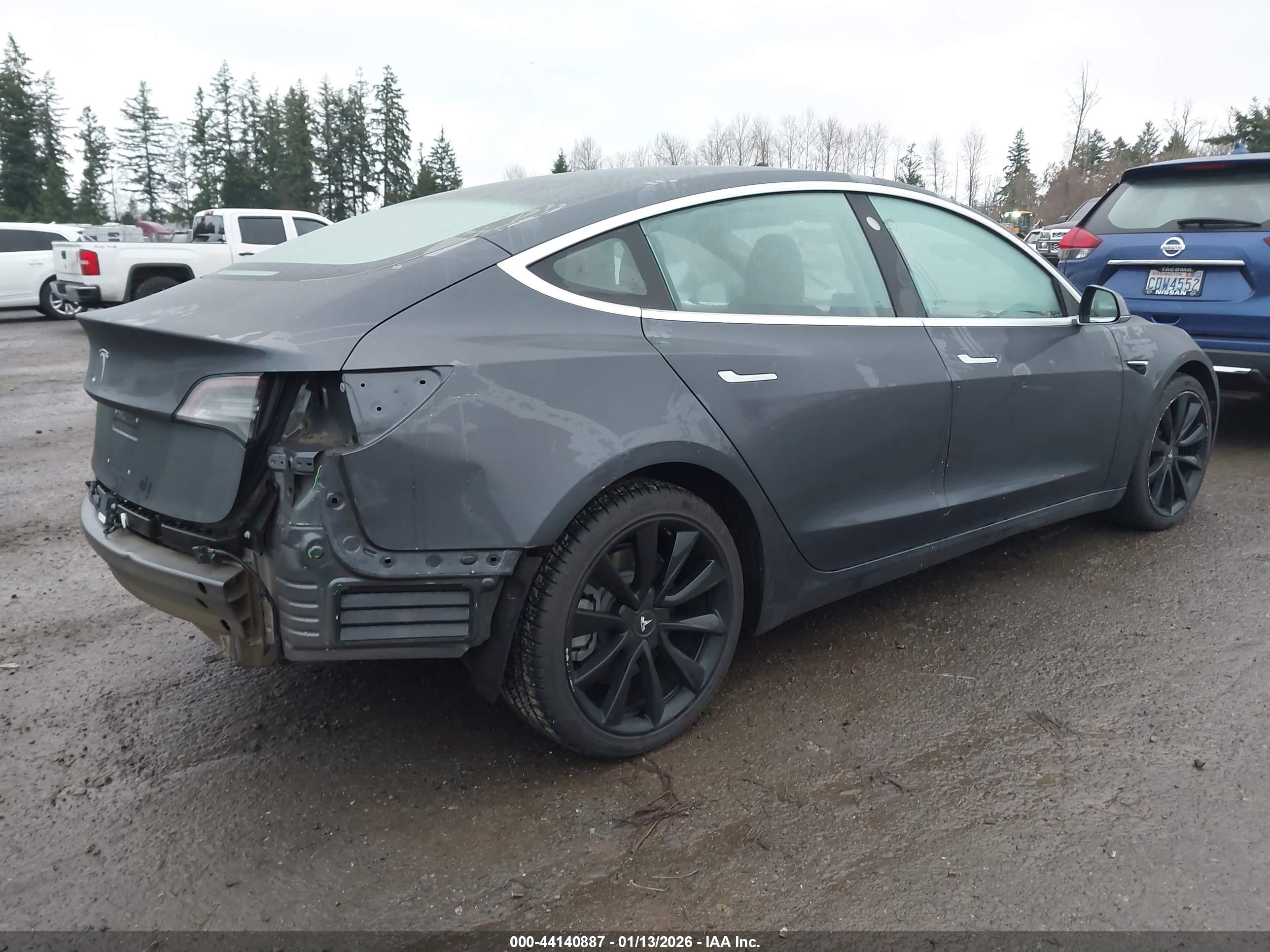 TESLA MODEL image 4