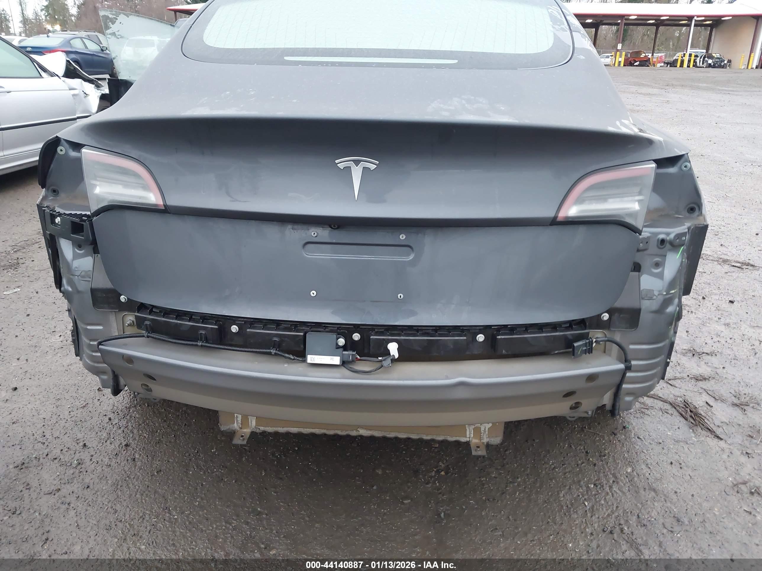 TESLA MODEL image 6
