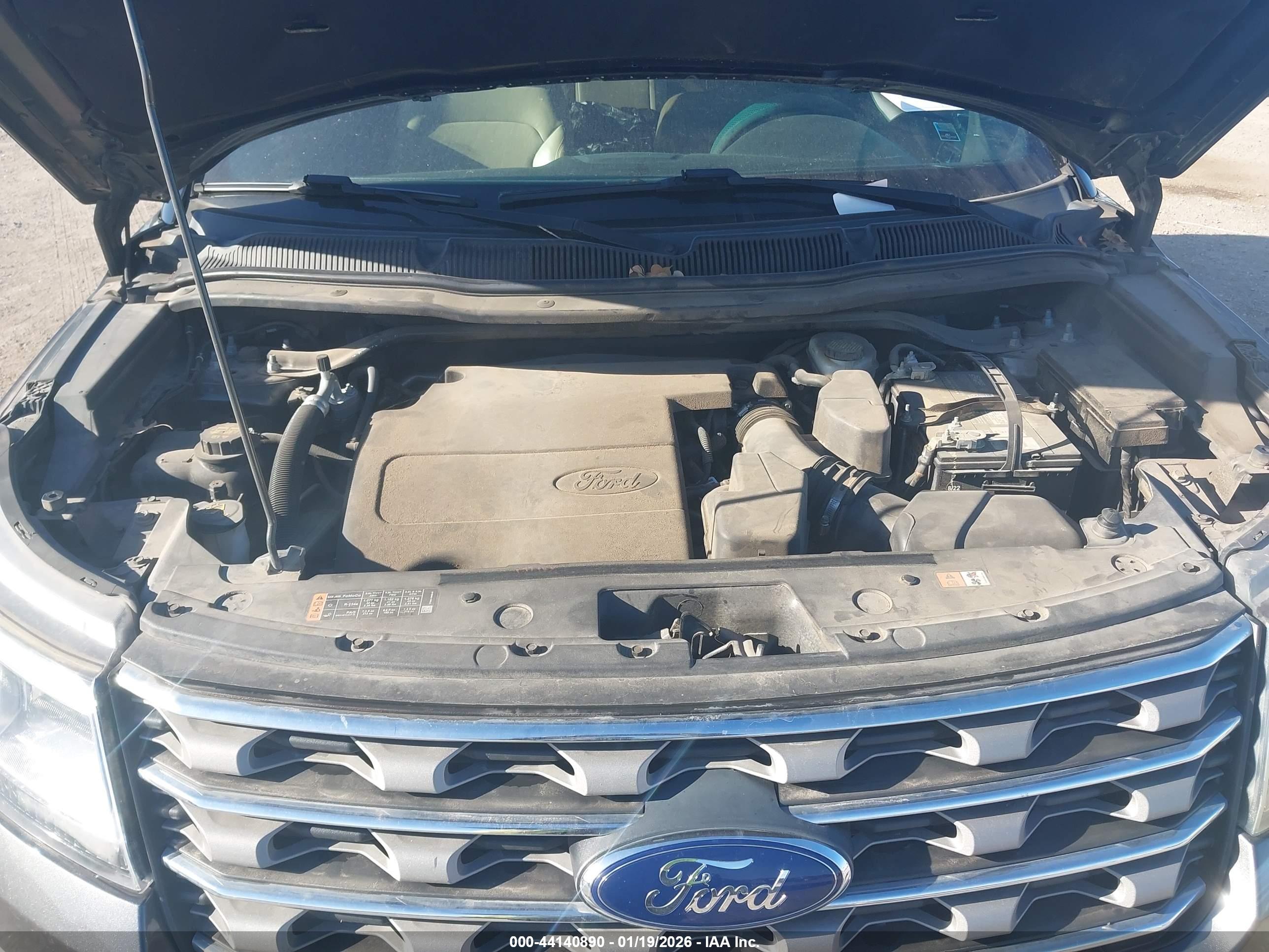 FORD EXPLORER image 10