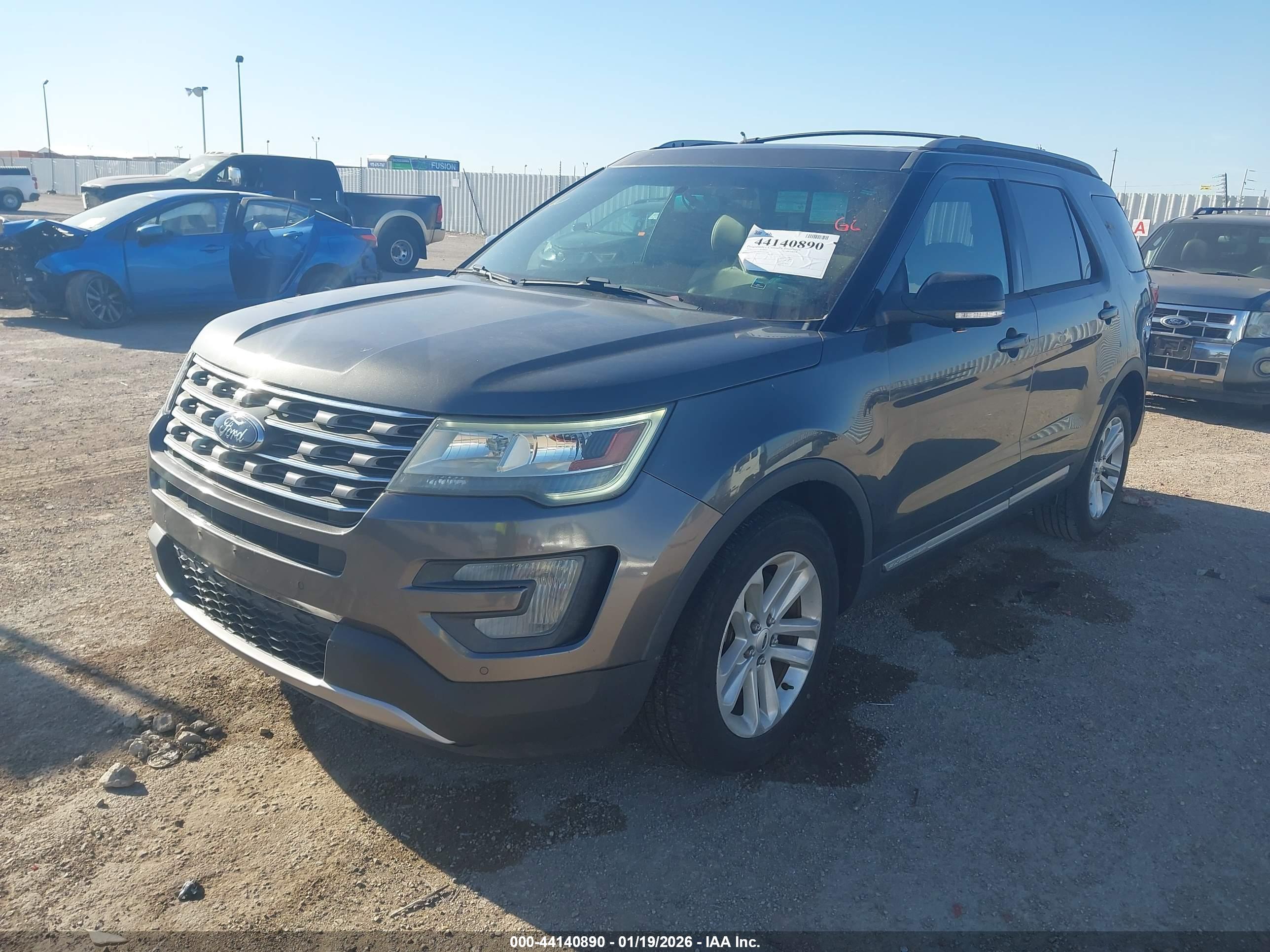 FORD EXPLORER image 2