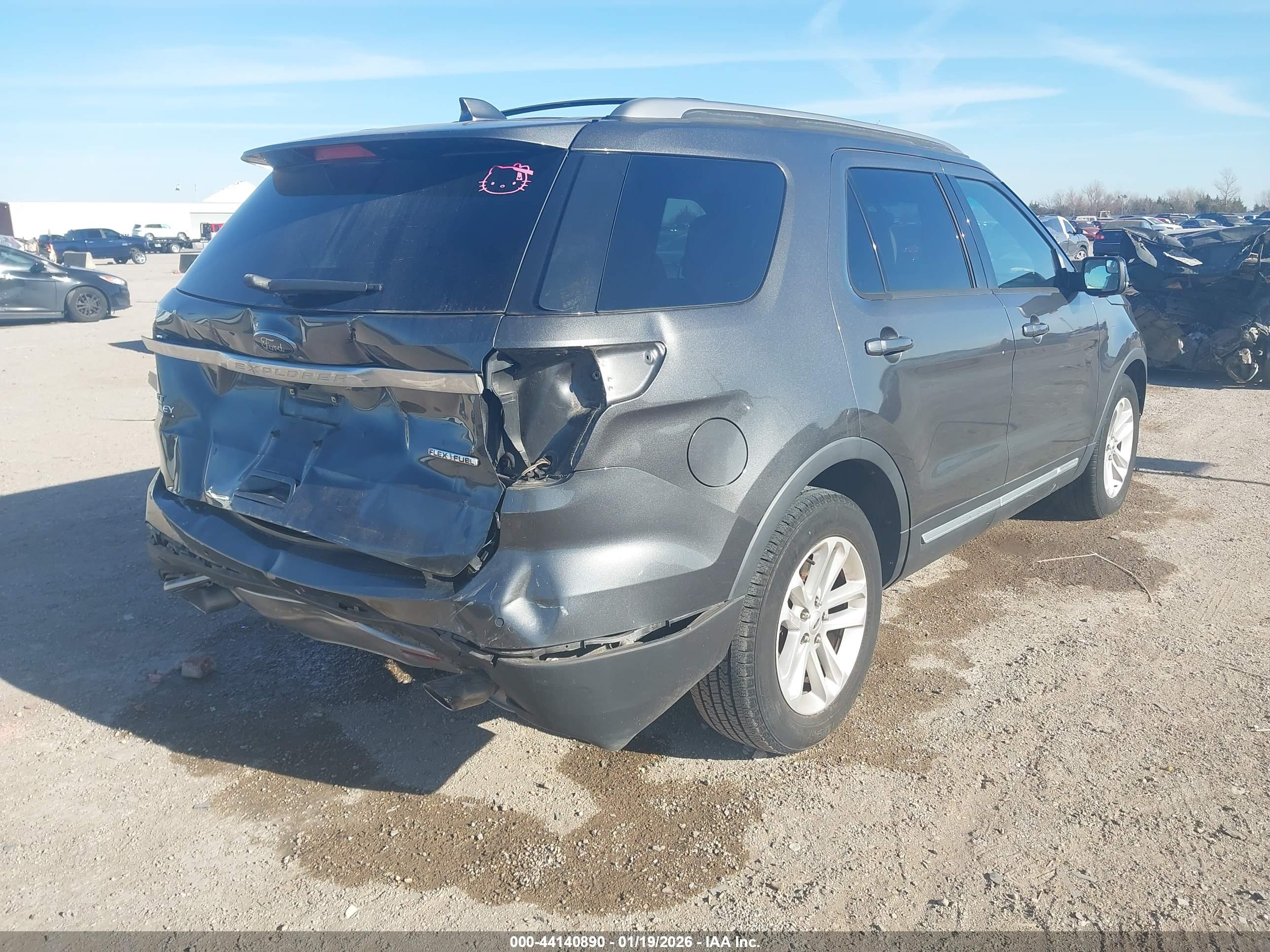 FORD EXPLORER image 4