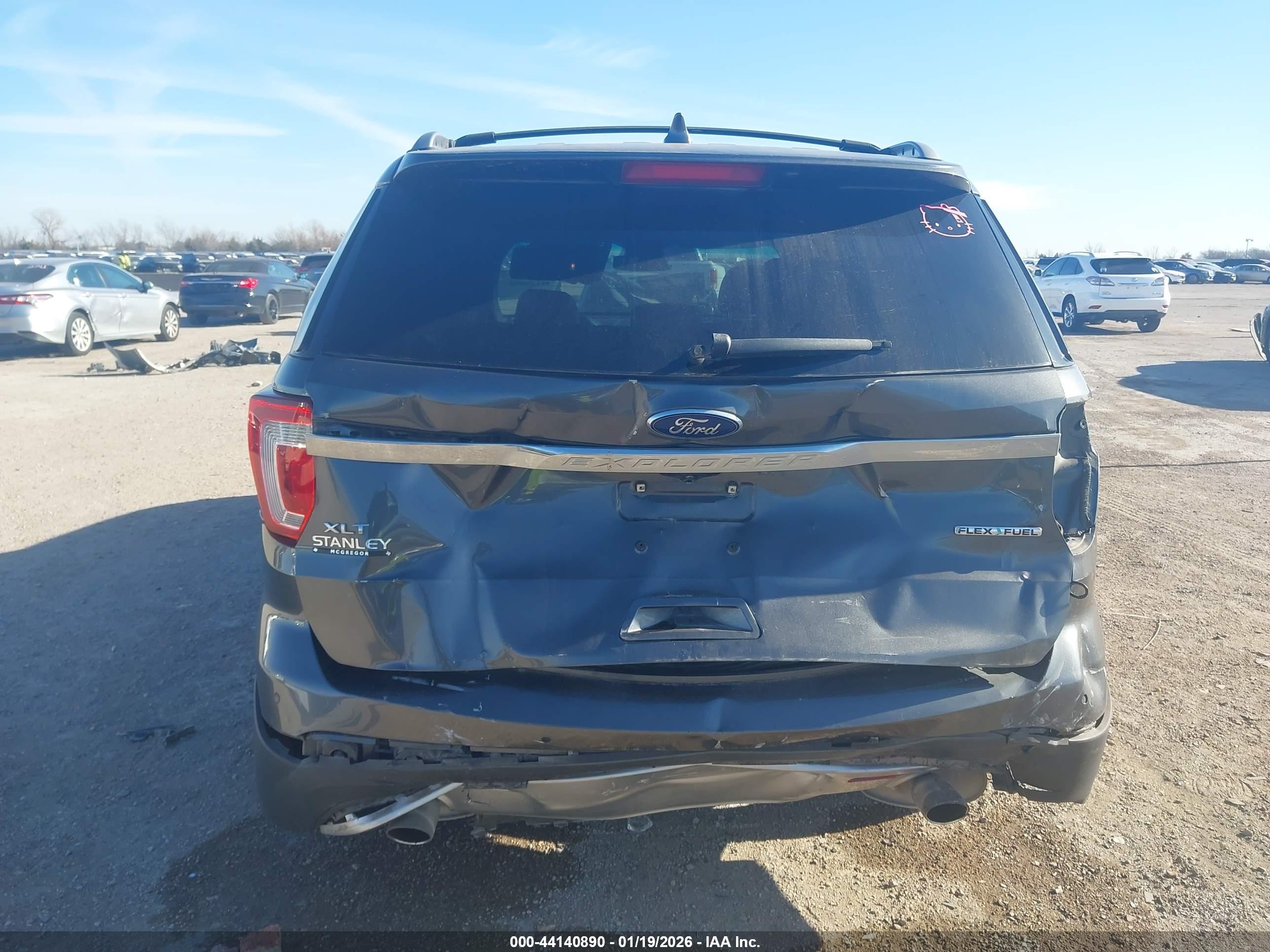 FORD EXPLORER image 6