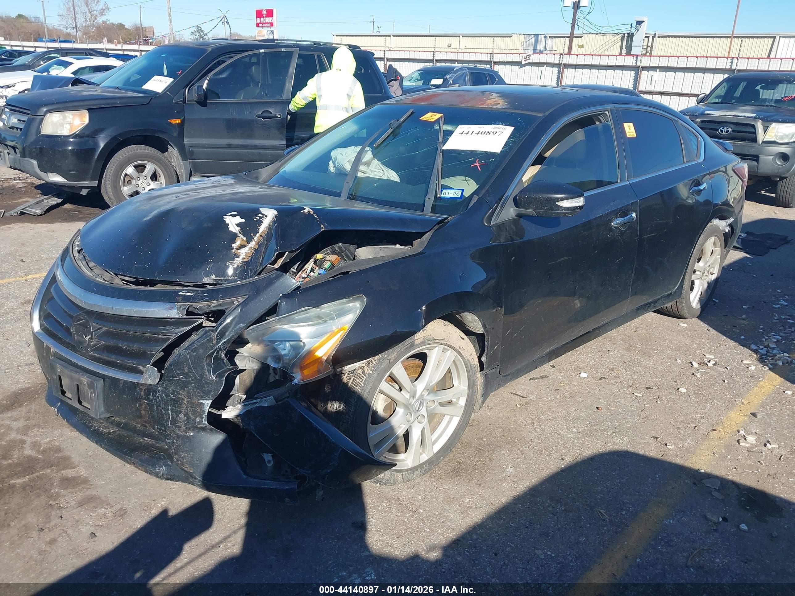 NISSAN ALTIMA image 2