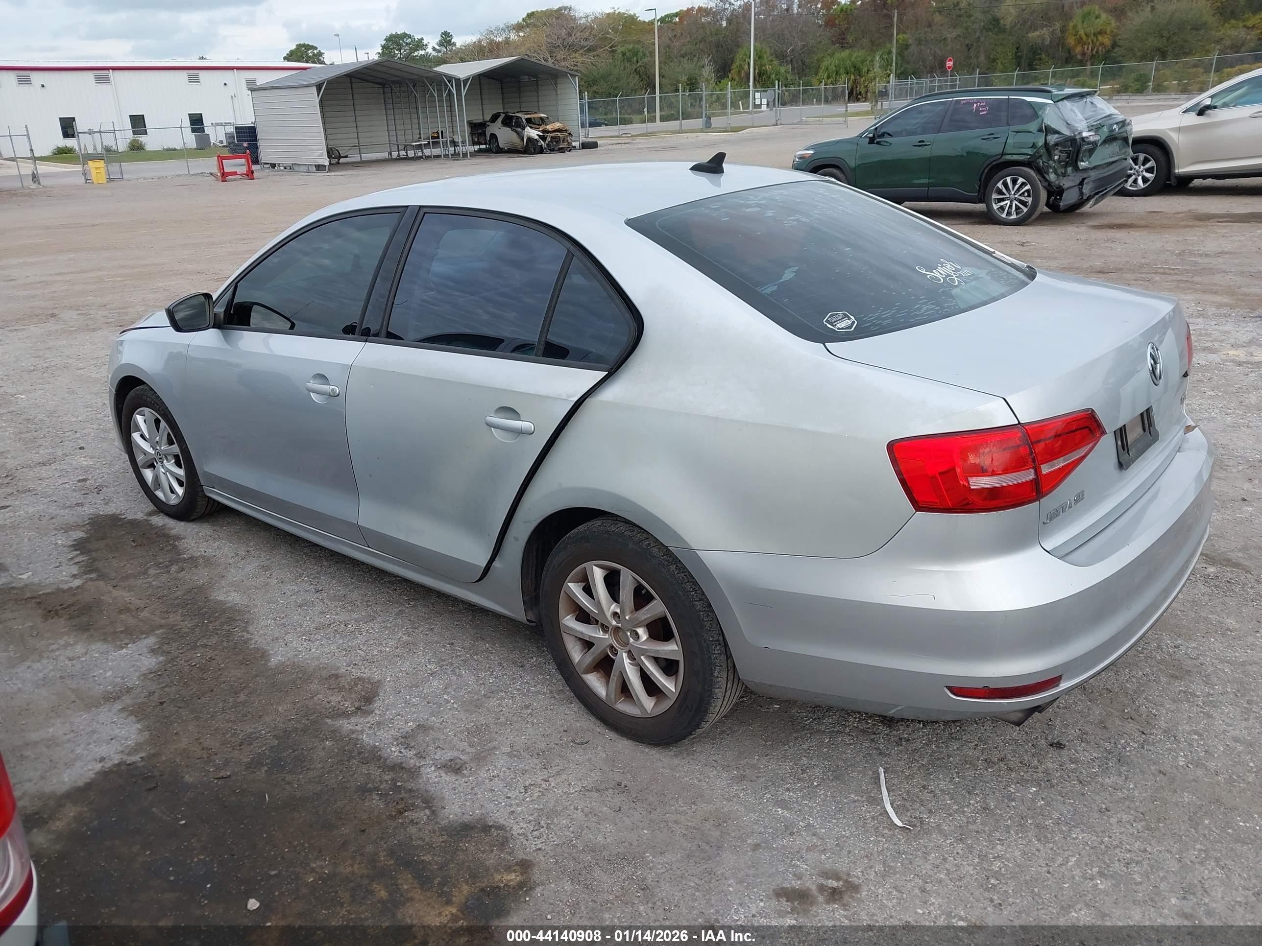 VOLKSWAGEN JETTA image 3