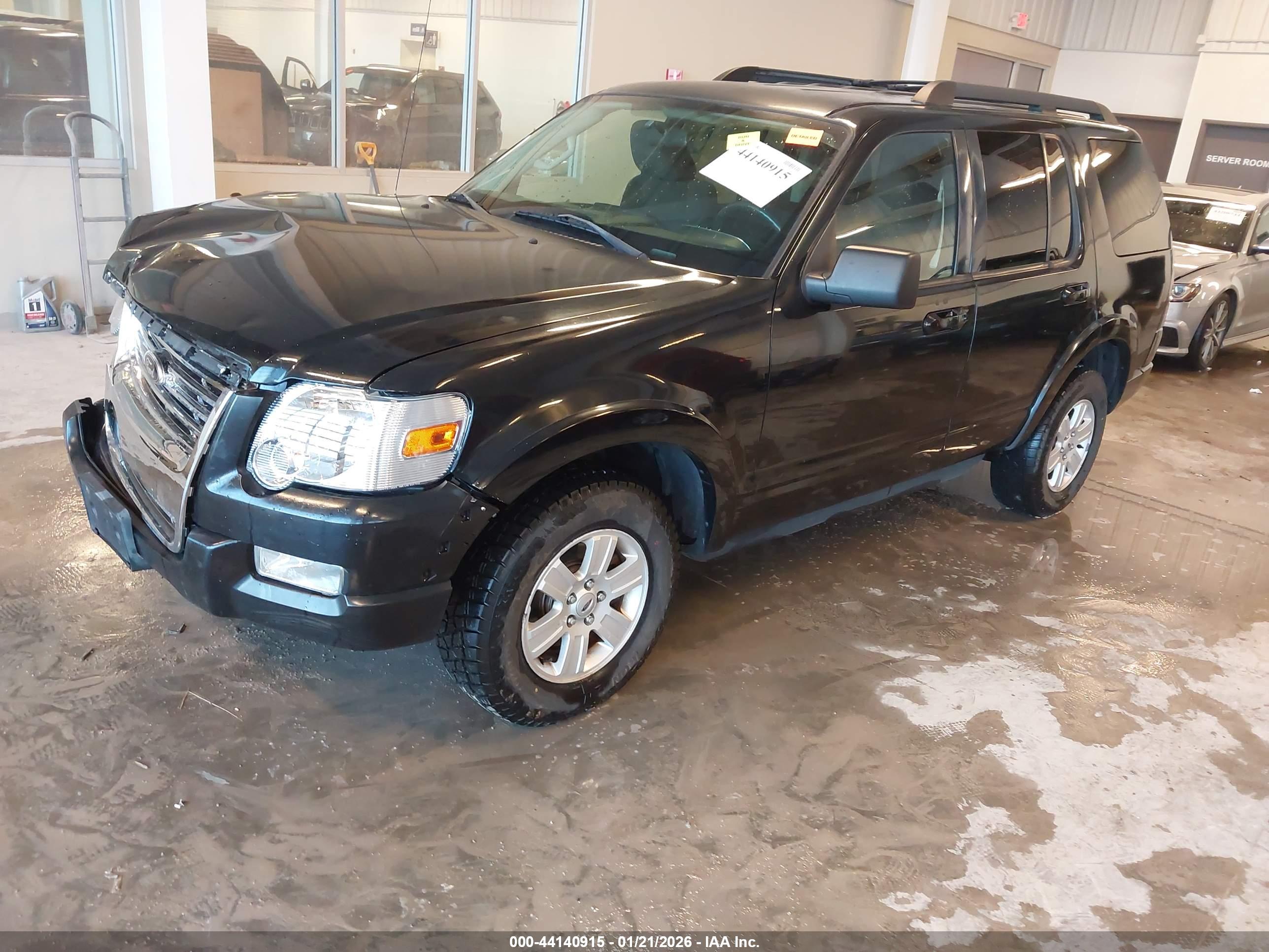 FORD EXPLORER image 2
