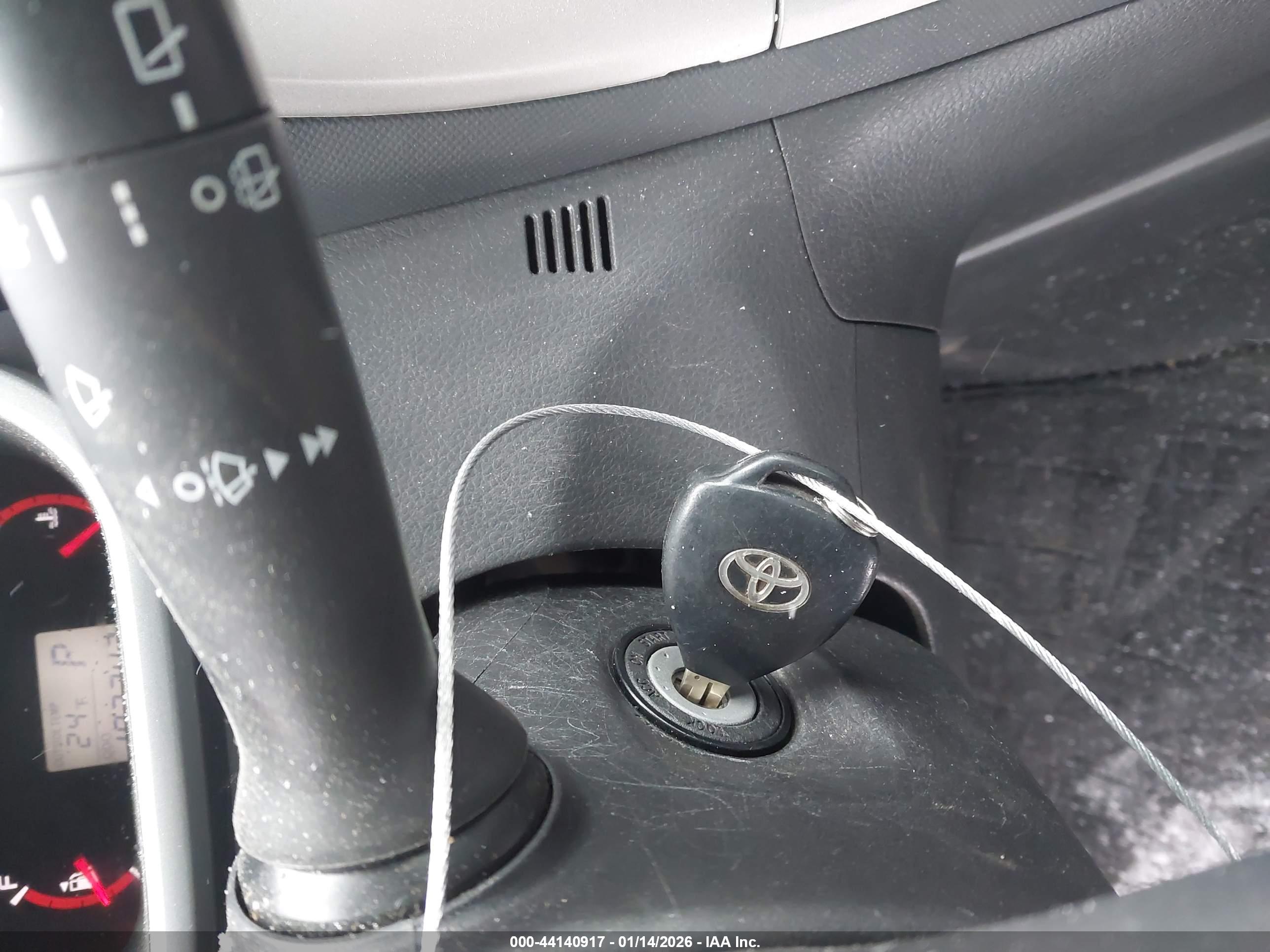 TOYOTA MATRIX image 11