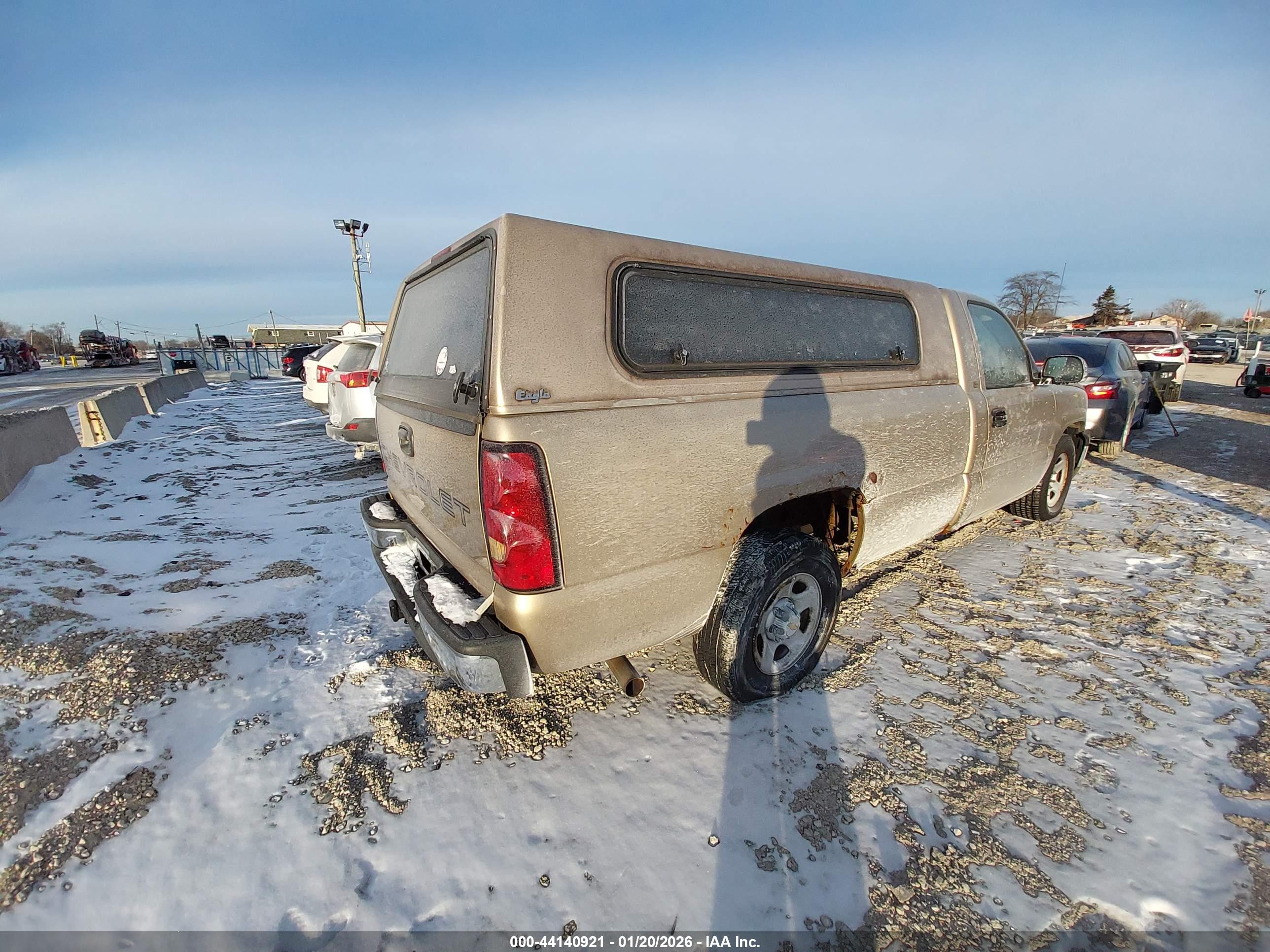 CHEVROLET SILVERADO image 4