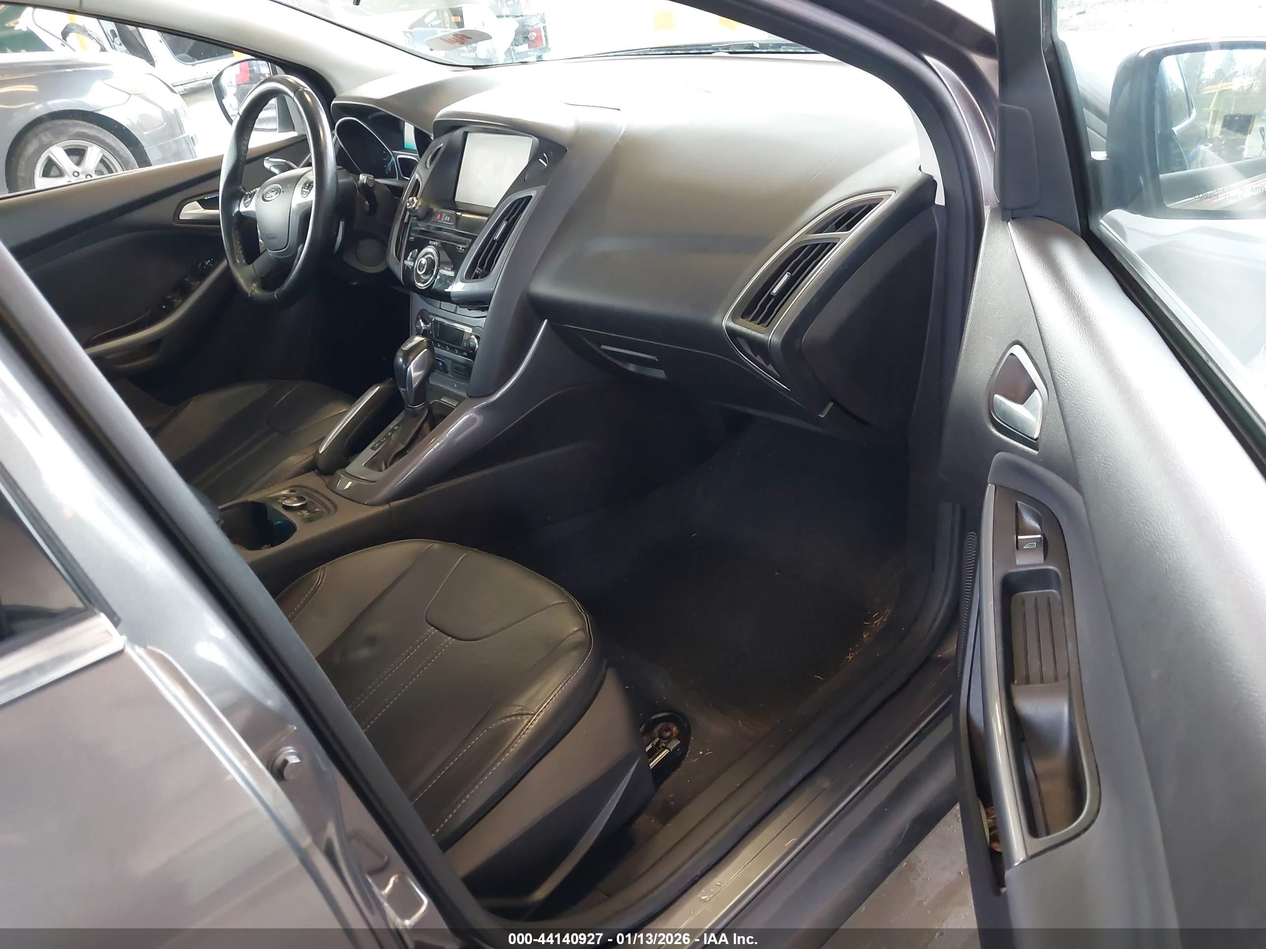 FORD FOCUS image 5