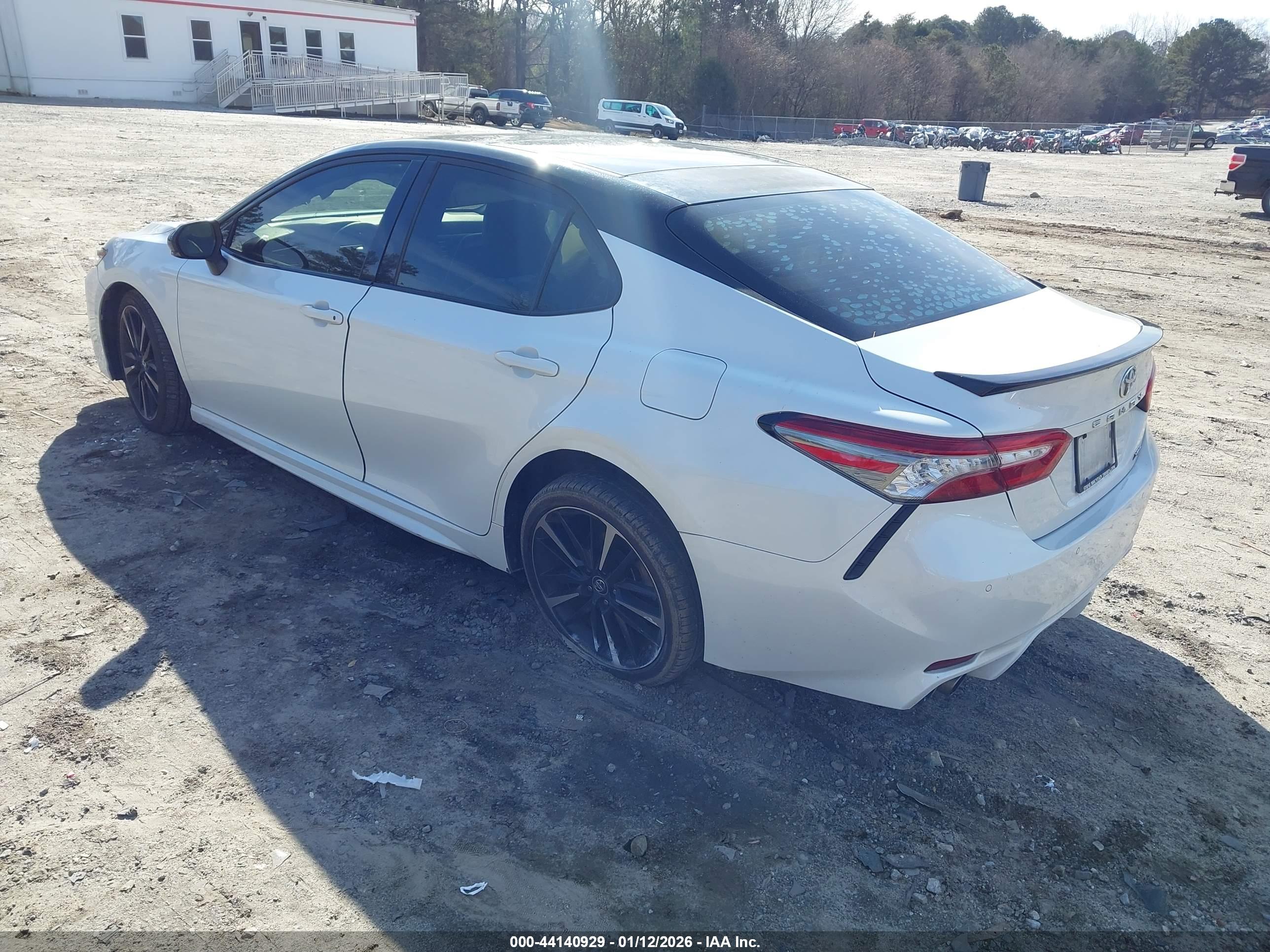 TOYOTA CAMRY image 3