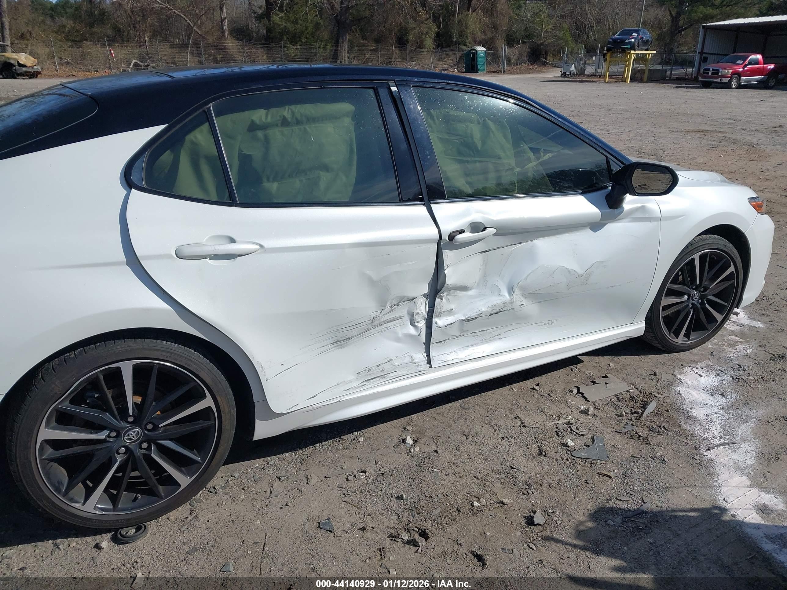 TOYOTA CAMRY image 6