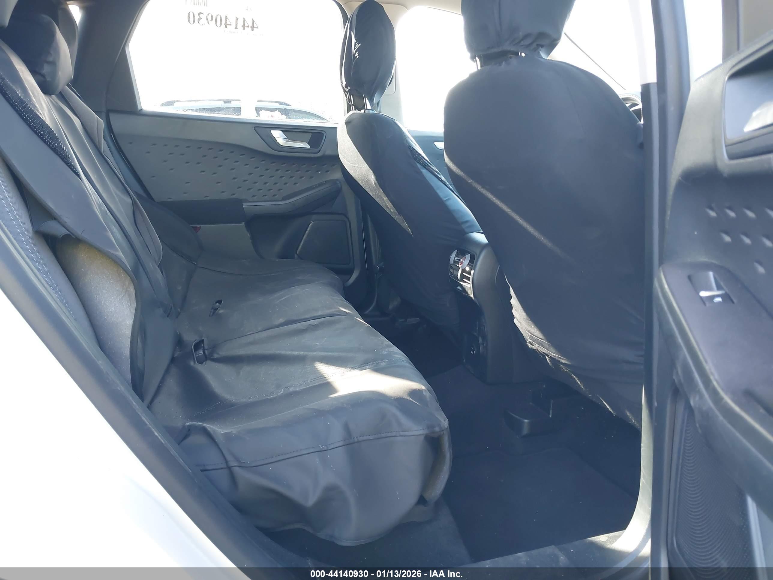 FORD ESCAPE image 8