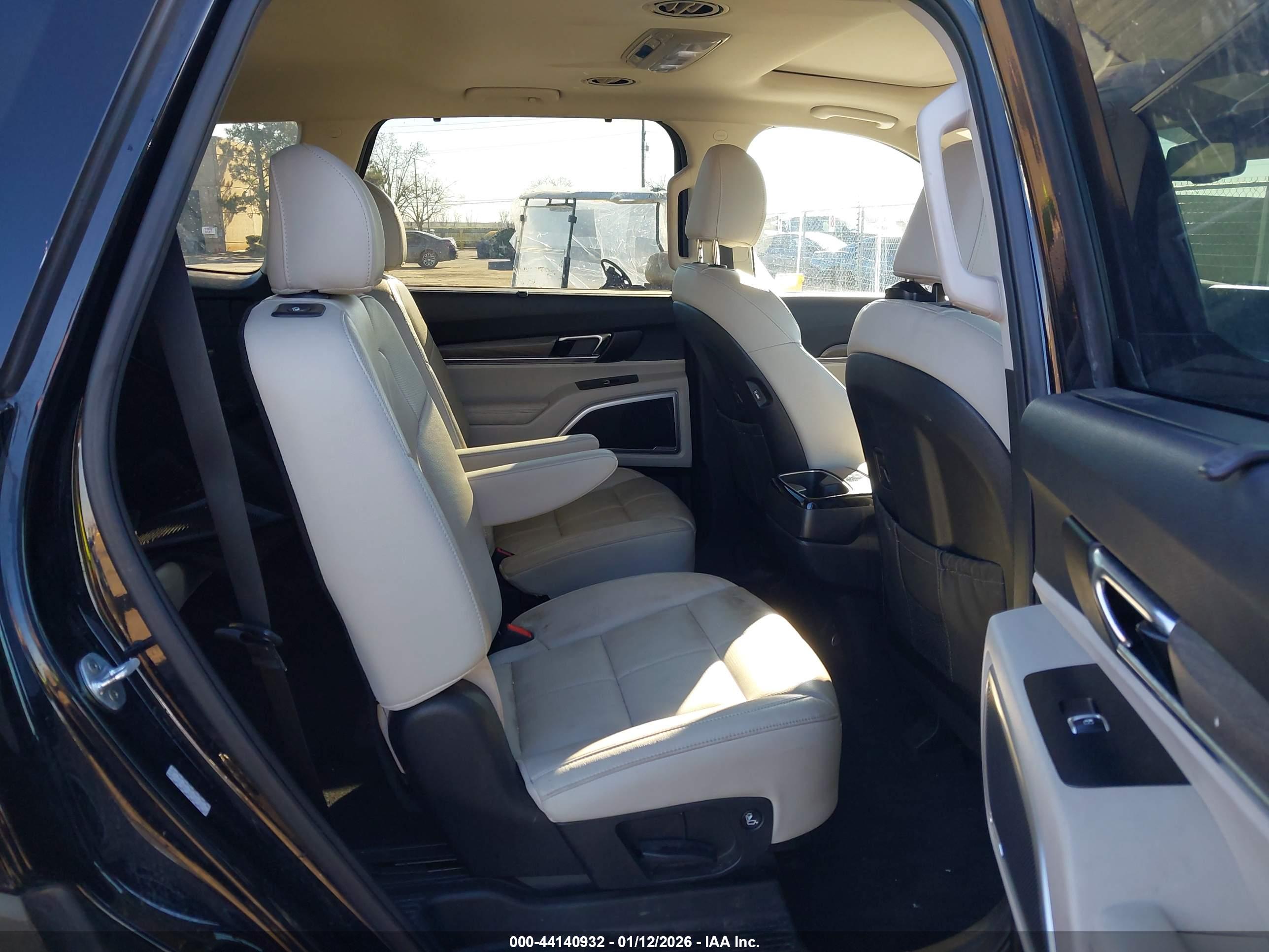 KIA TELLURIDE image 8