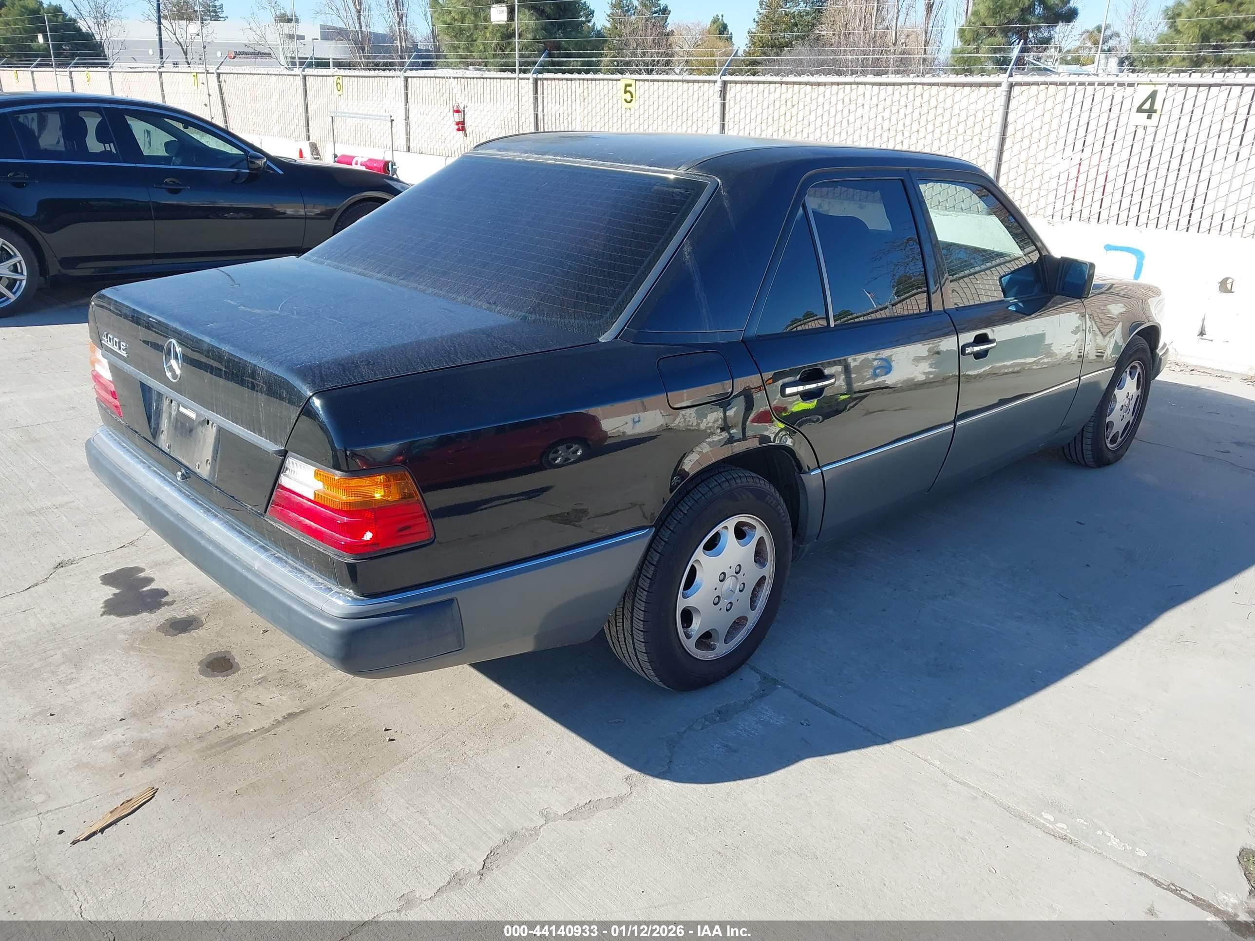 MERCEDES-BENZ 400 image 4
