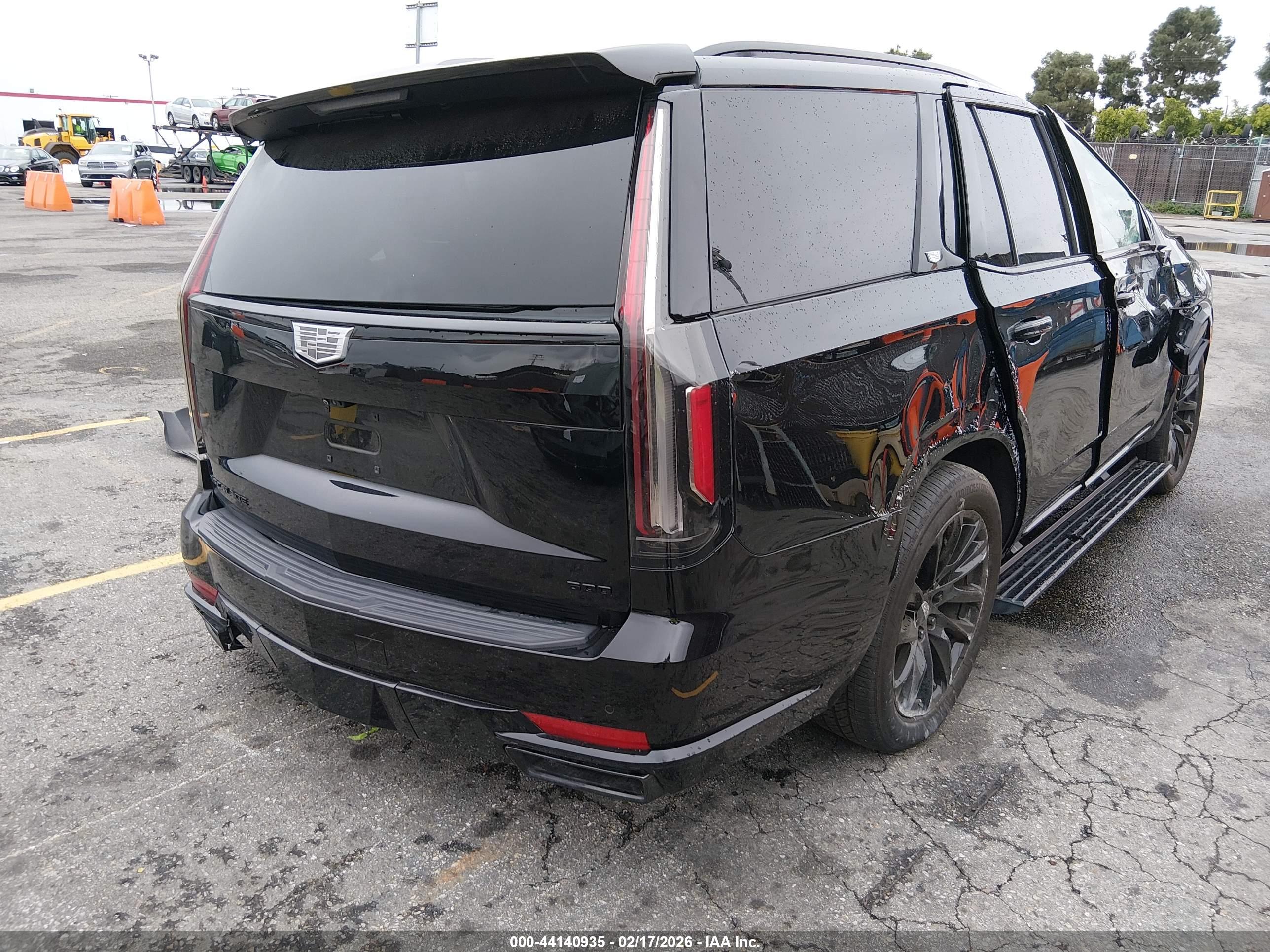 CADILLAC ESCALADE image 4
