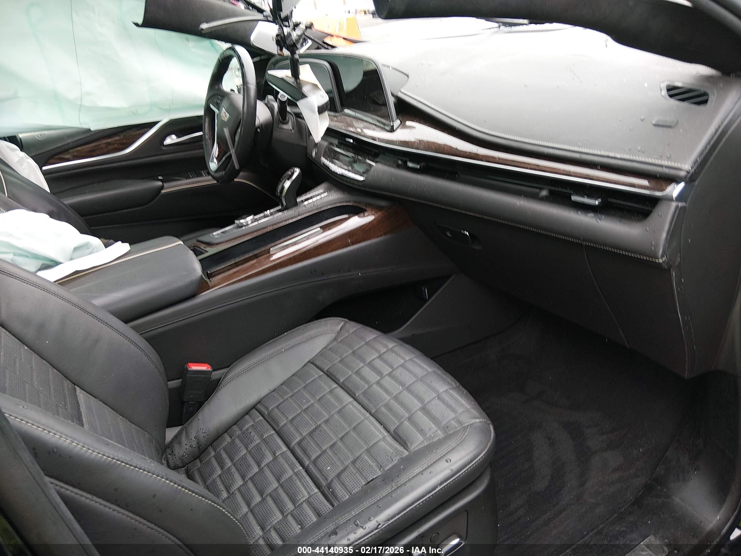 CADILLAC ESCALADE image 5