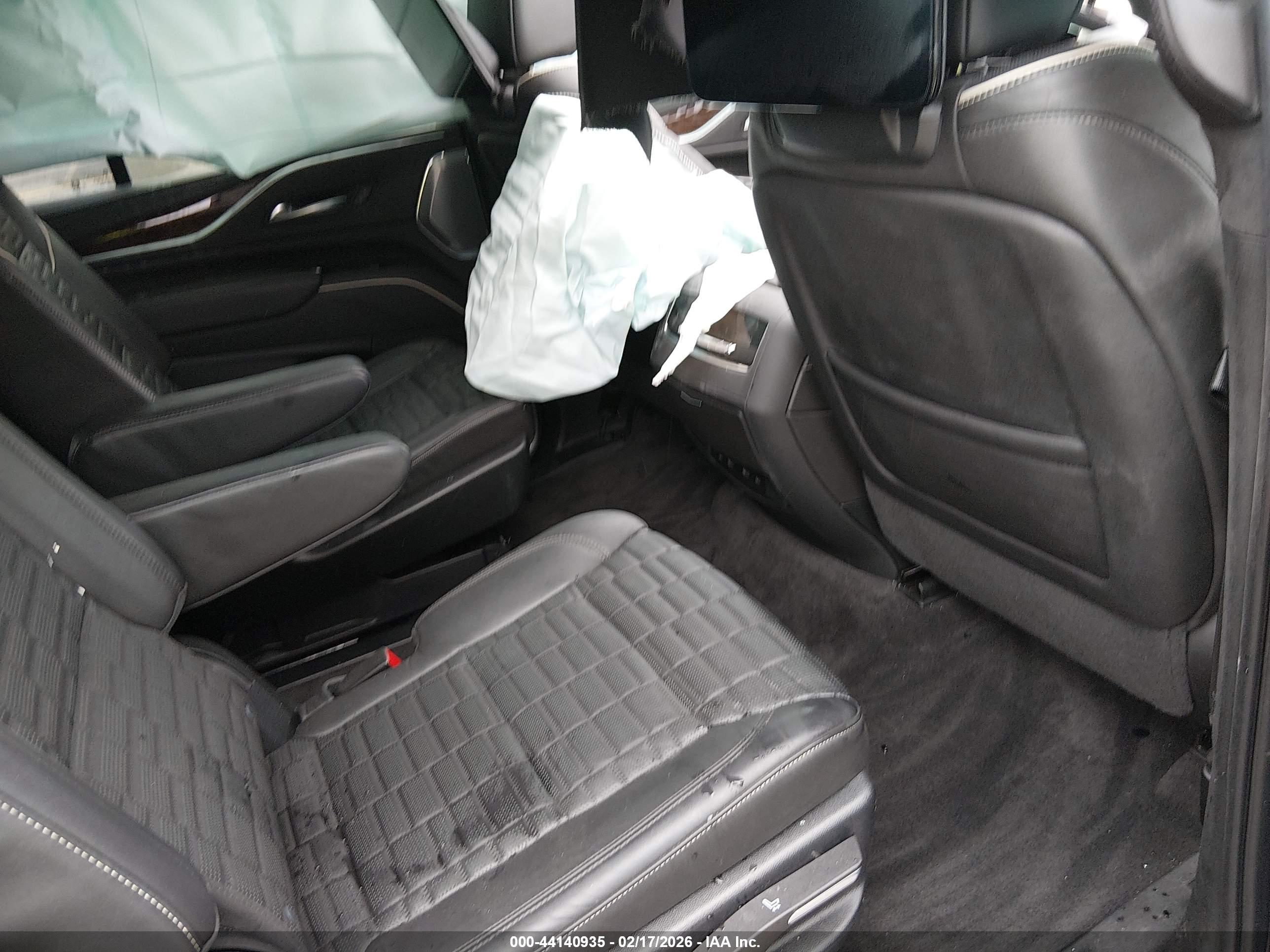 CADILLAC ESCALADE image 8