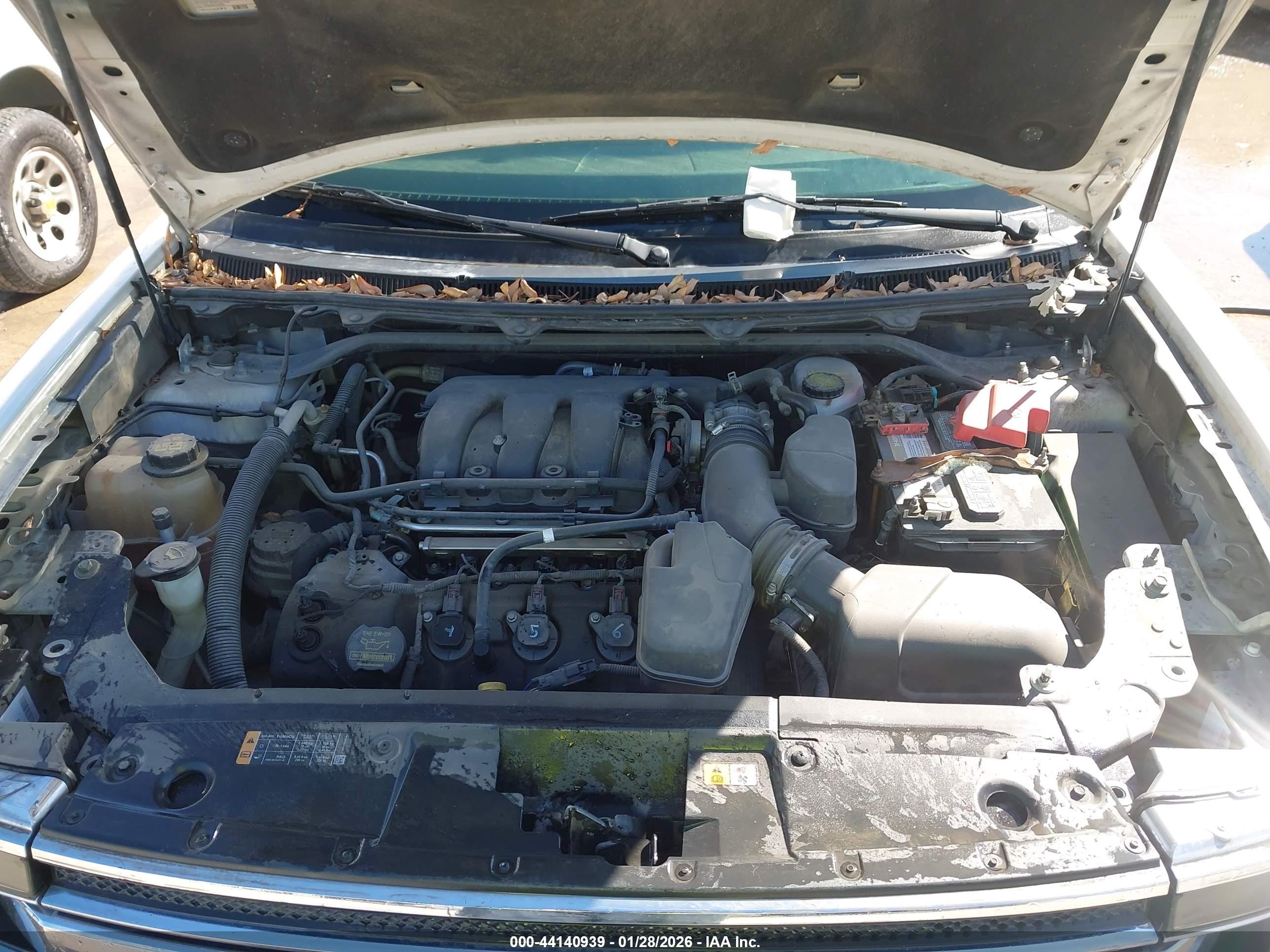 FORD FLEX image 10