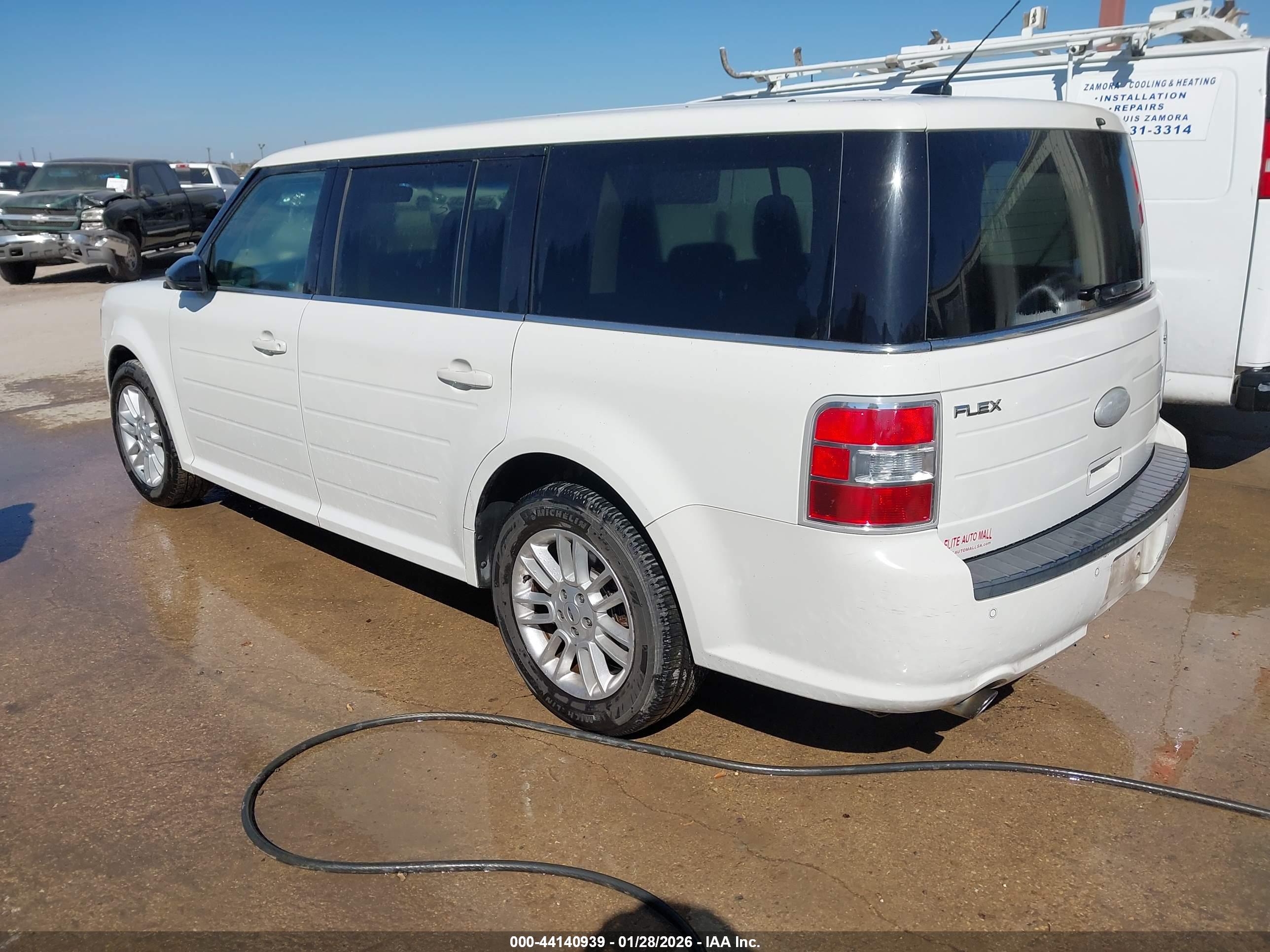 FORD FLEX image 3