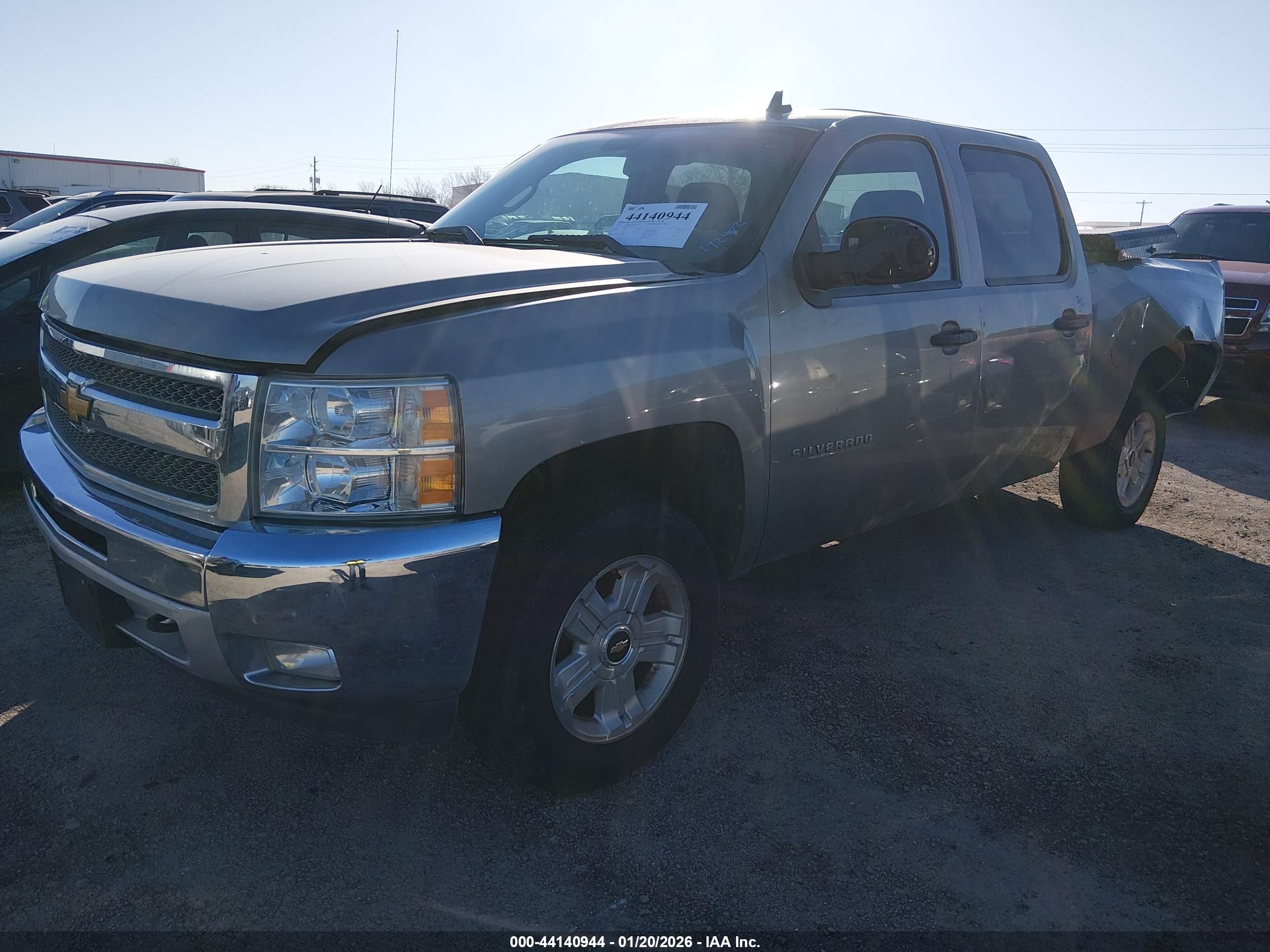 CHEVROLET SILVERADO image 2