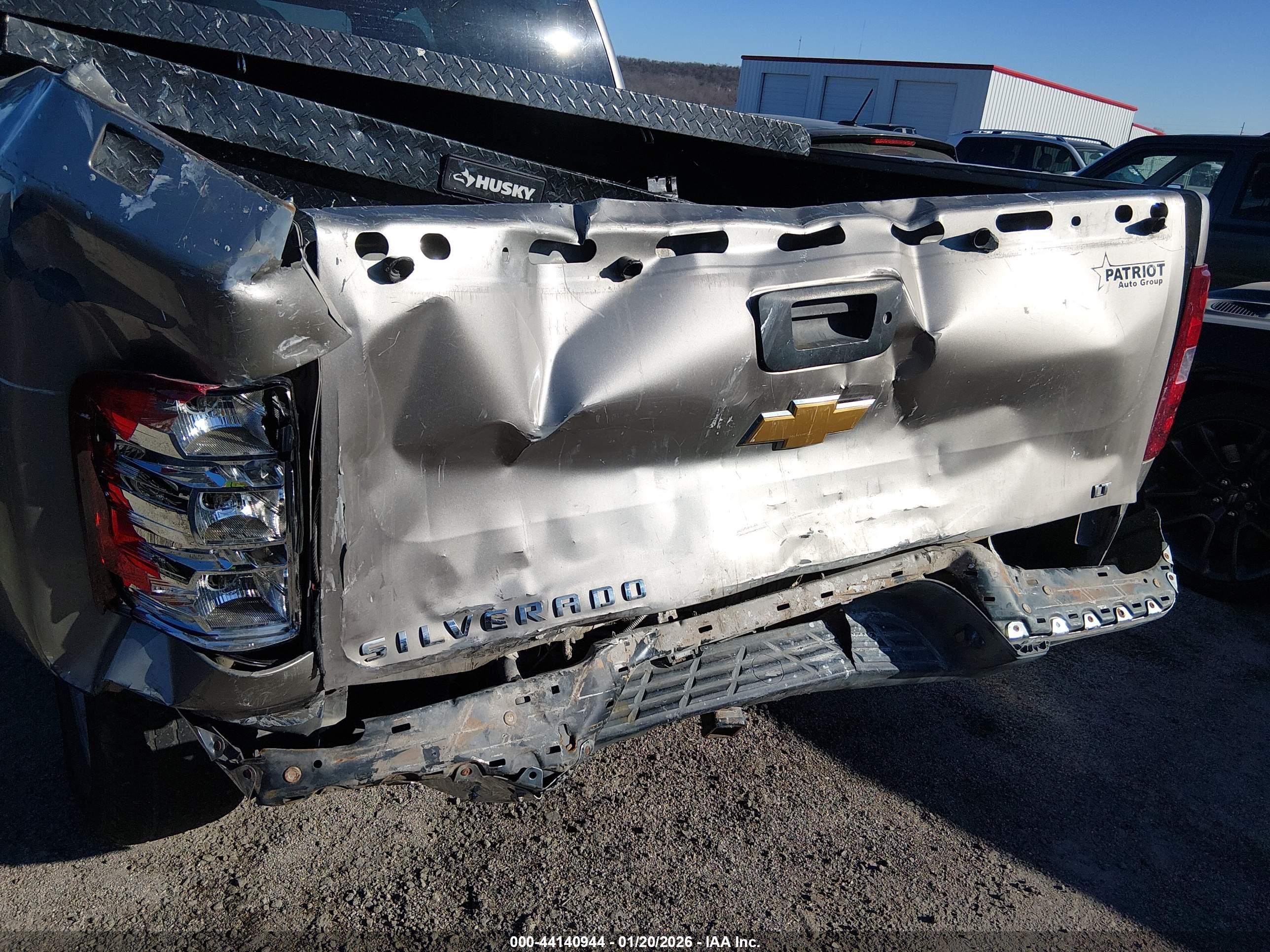 CHEVROLET SILVERADO image 6