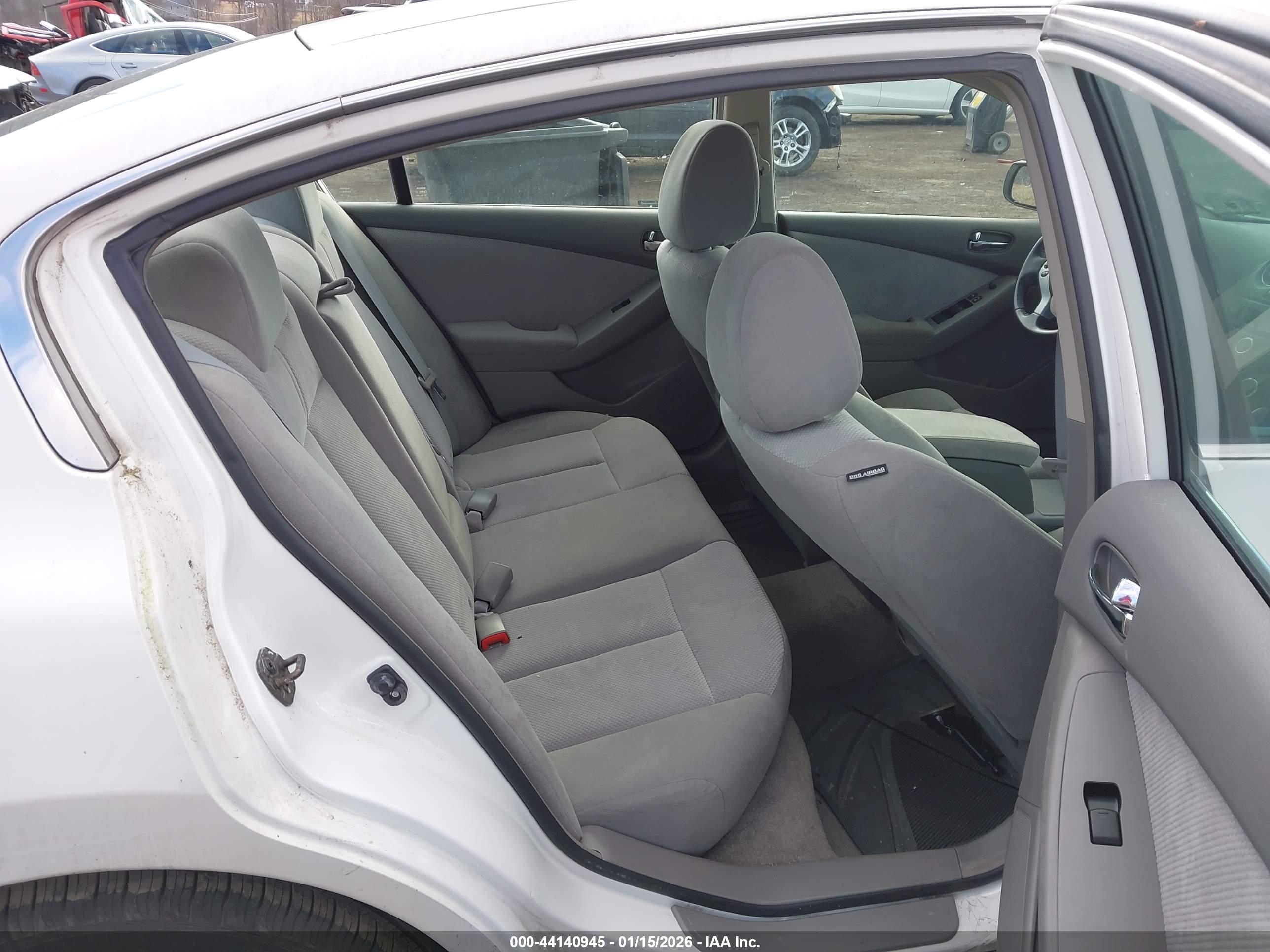 NISSAN ALTIMA image 8
