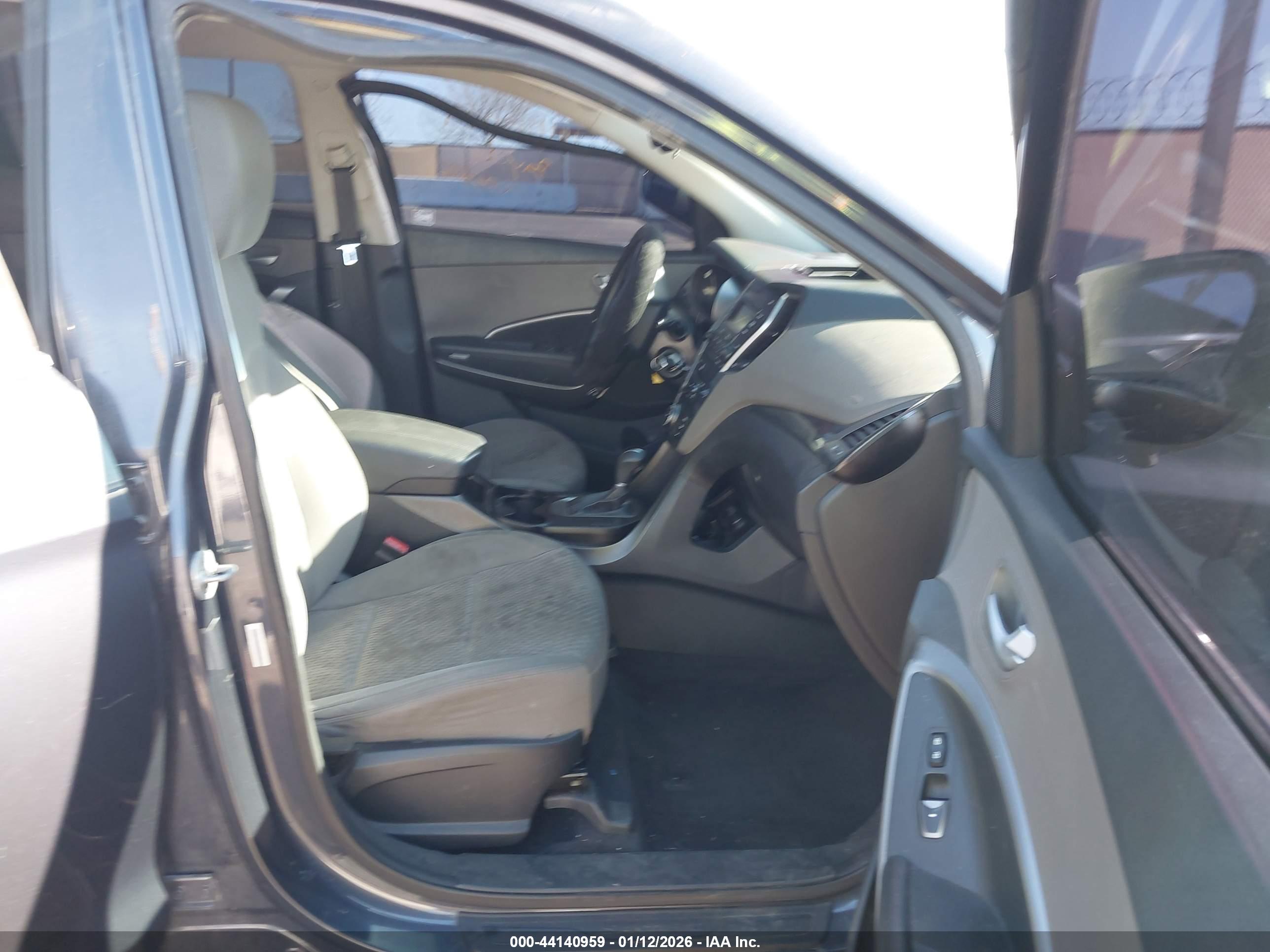 HYUNDAI SANTA image 5