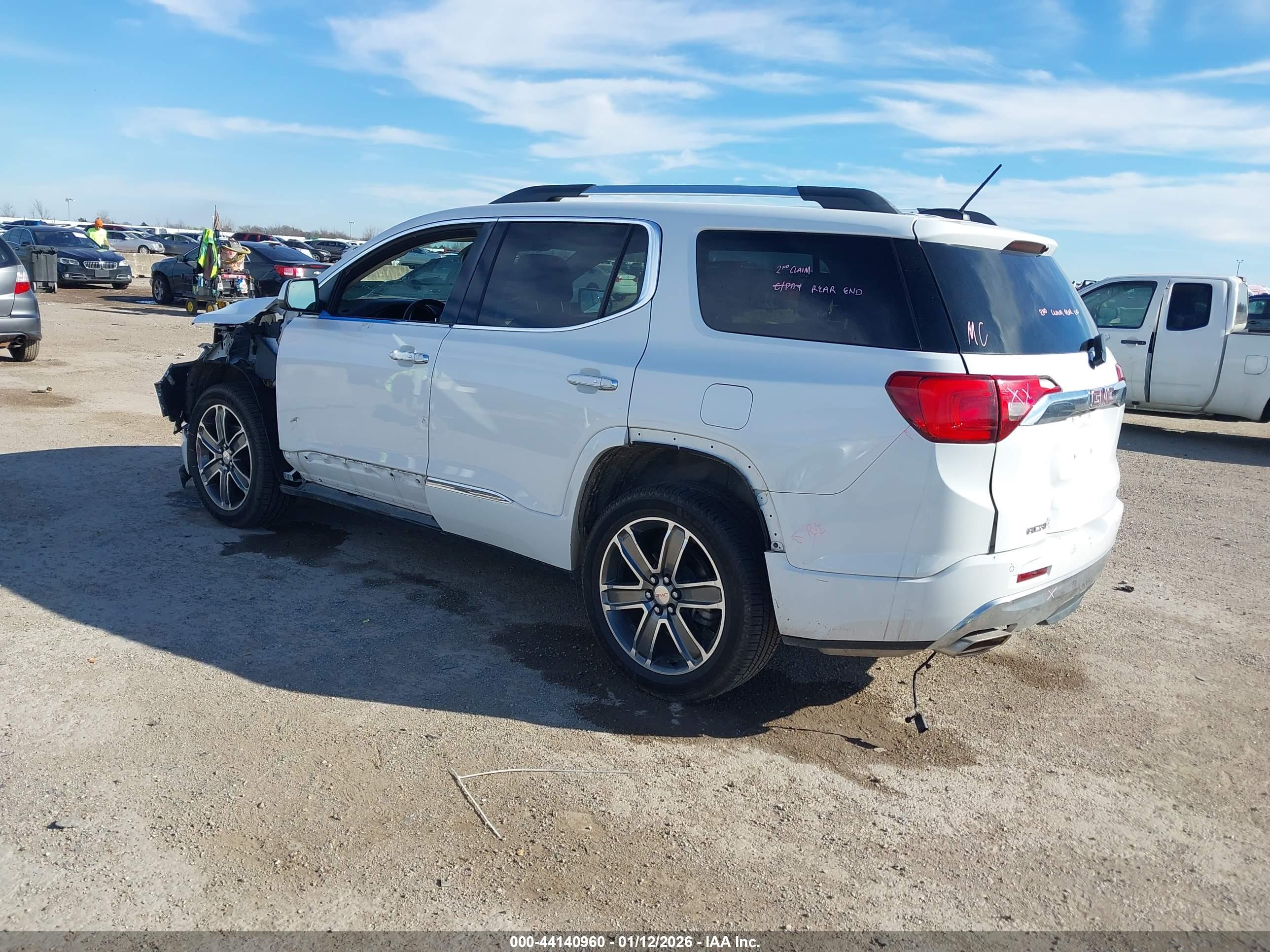 GMC ACADIA image 3
