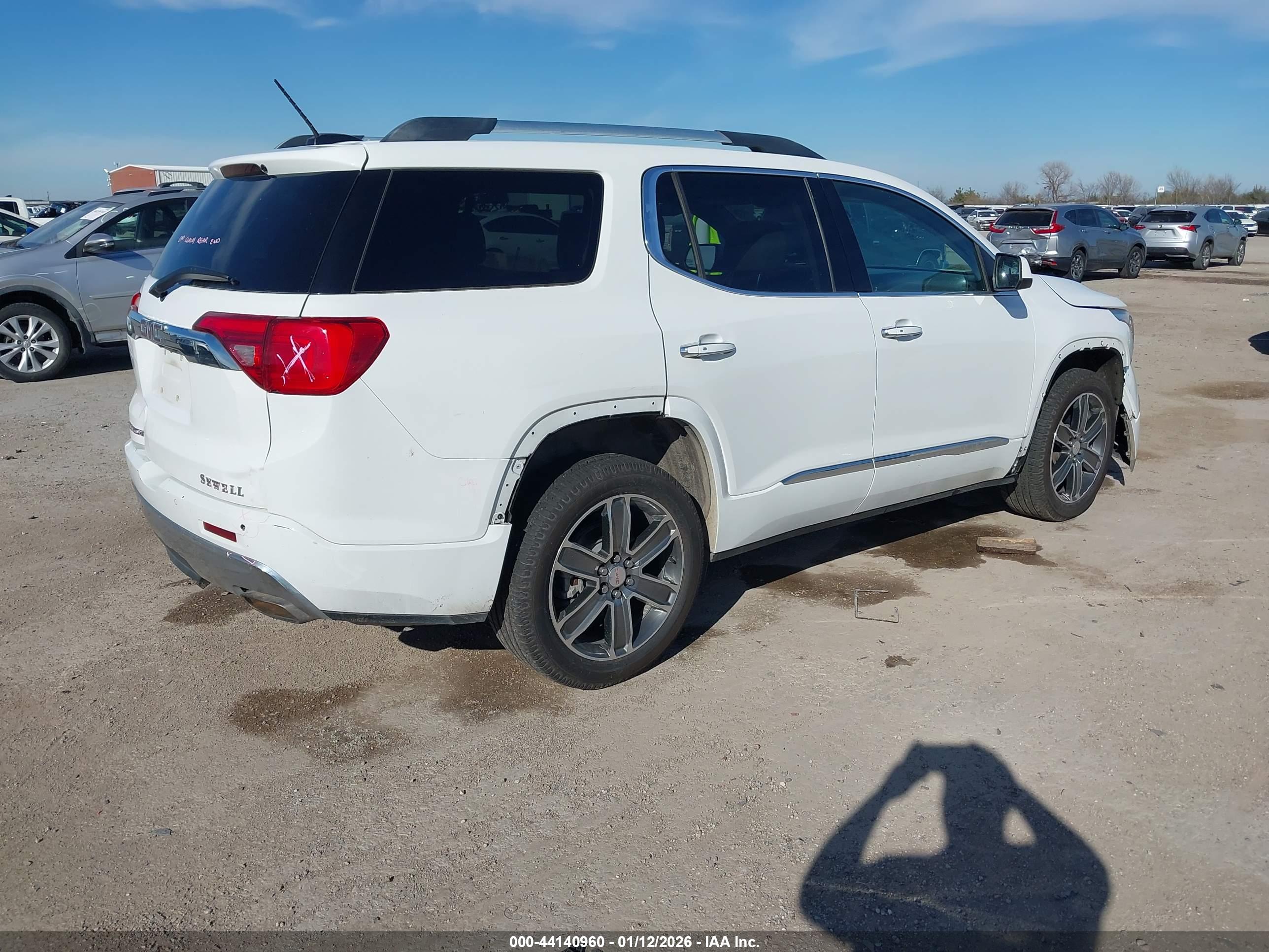 GMC ACADIA image 4