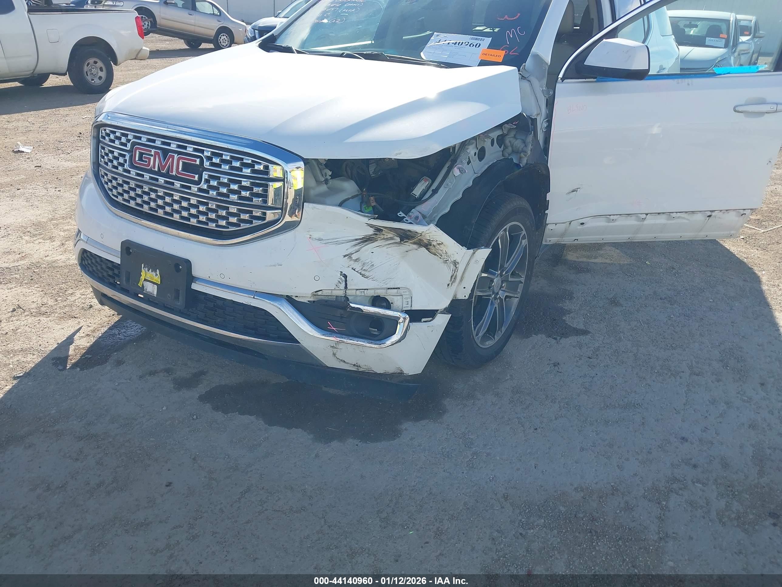 GMC ACADIA image 6
