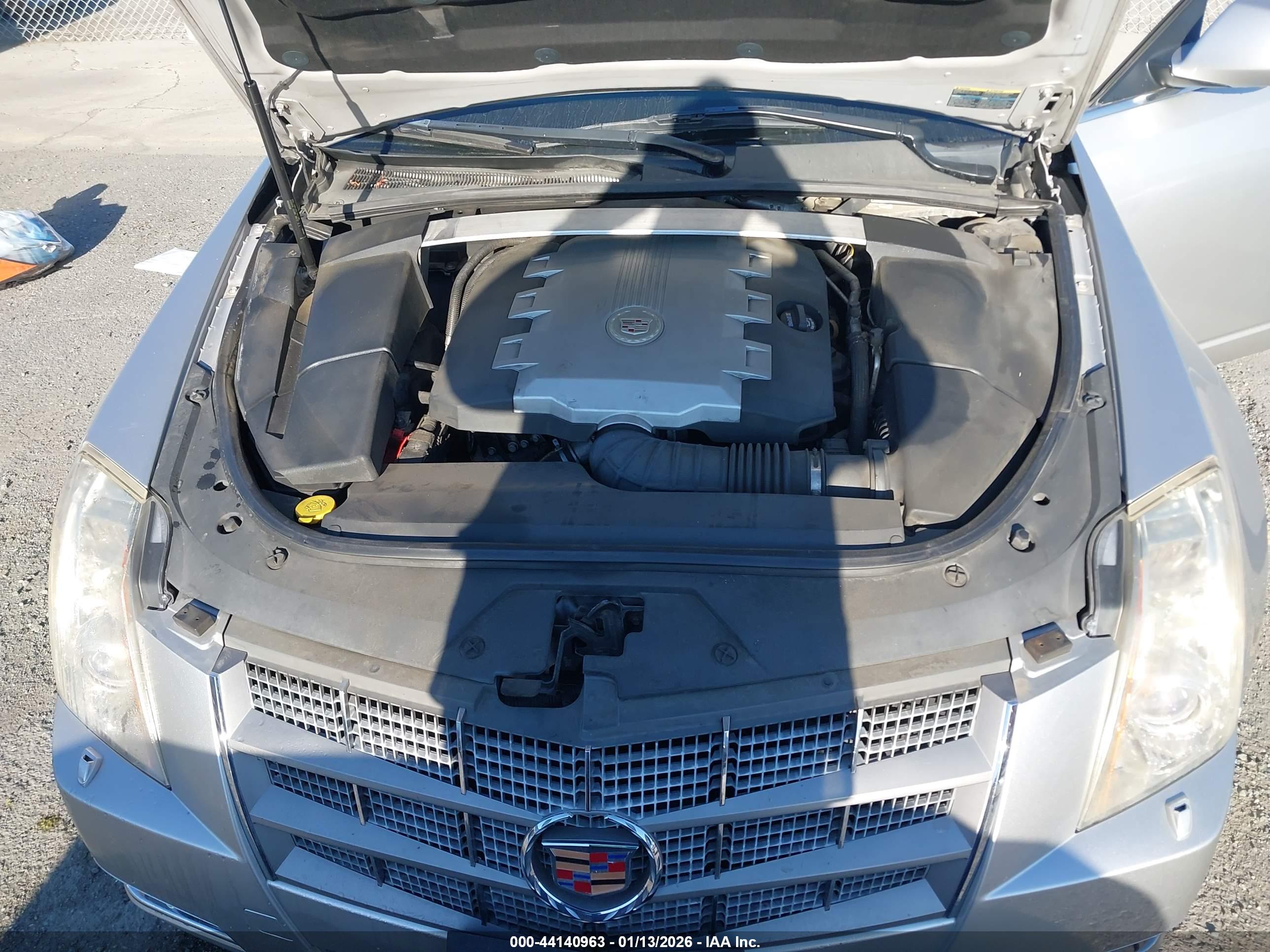 CADILLAC CTS image 10