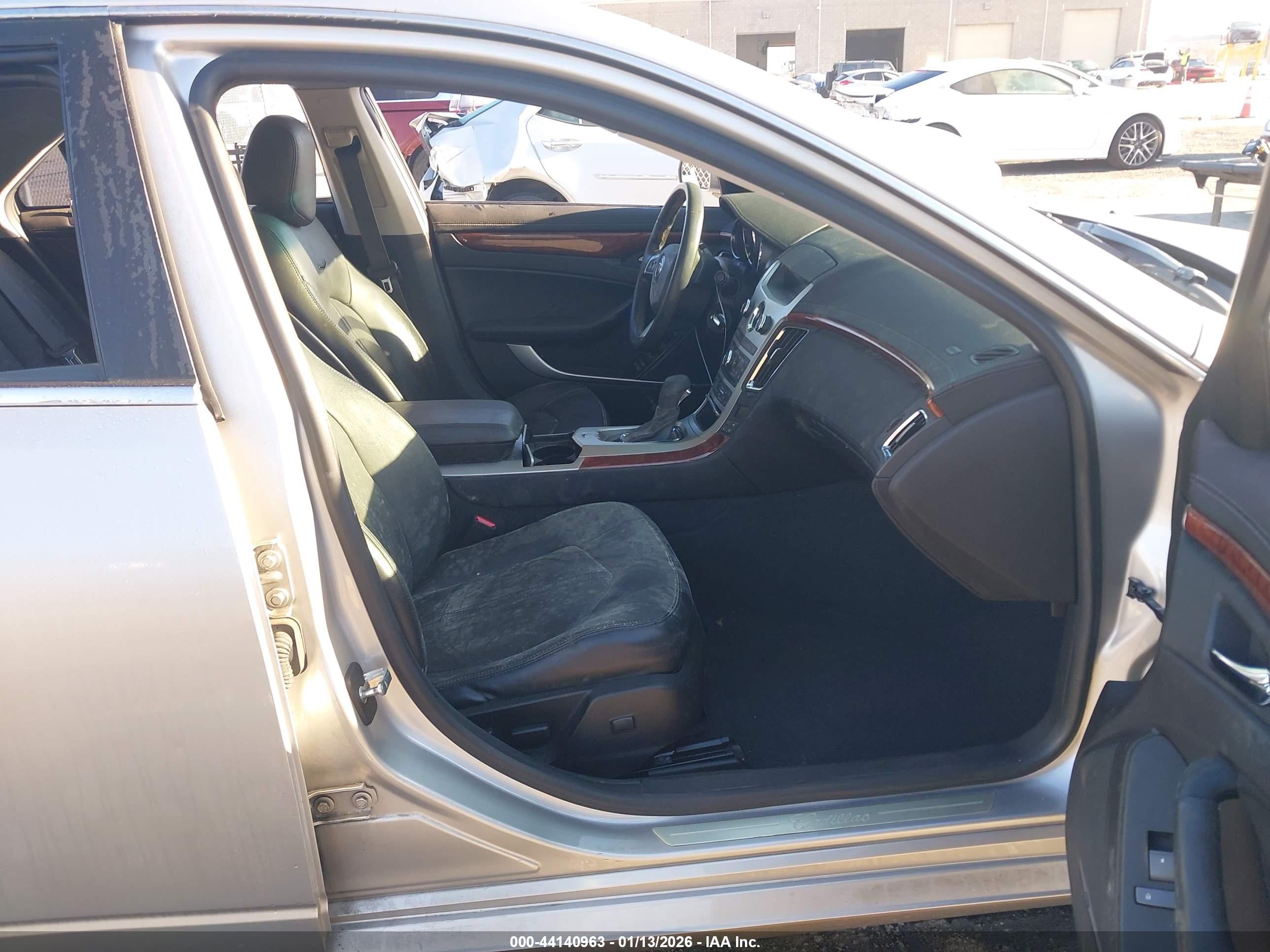 CADILLAC CTS image 5