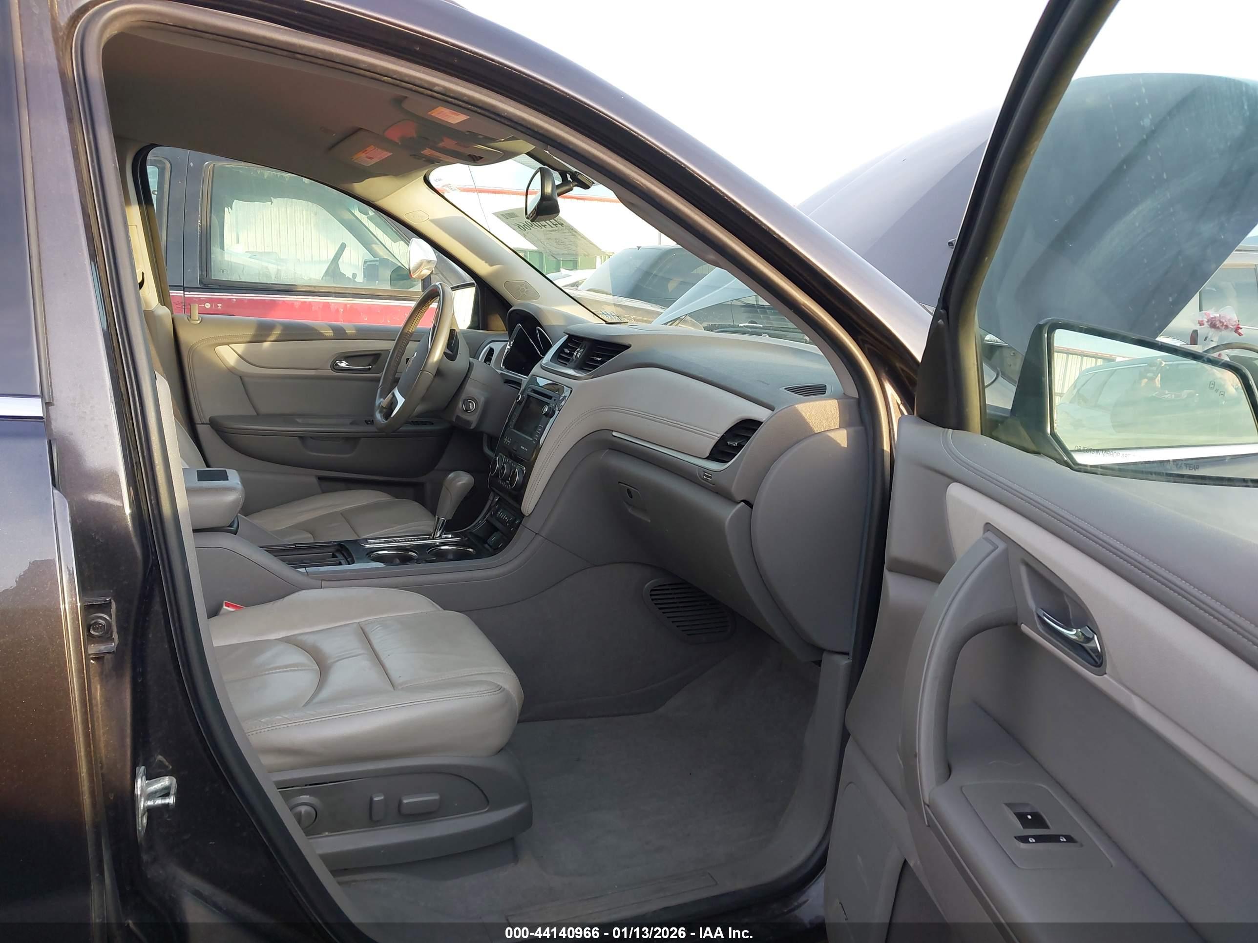 CHEVROLET TRAVERSE image 5
