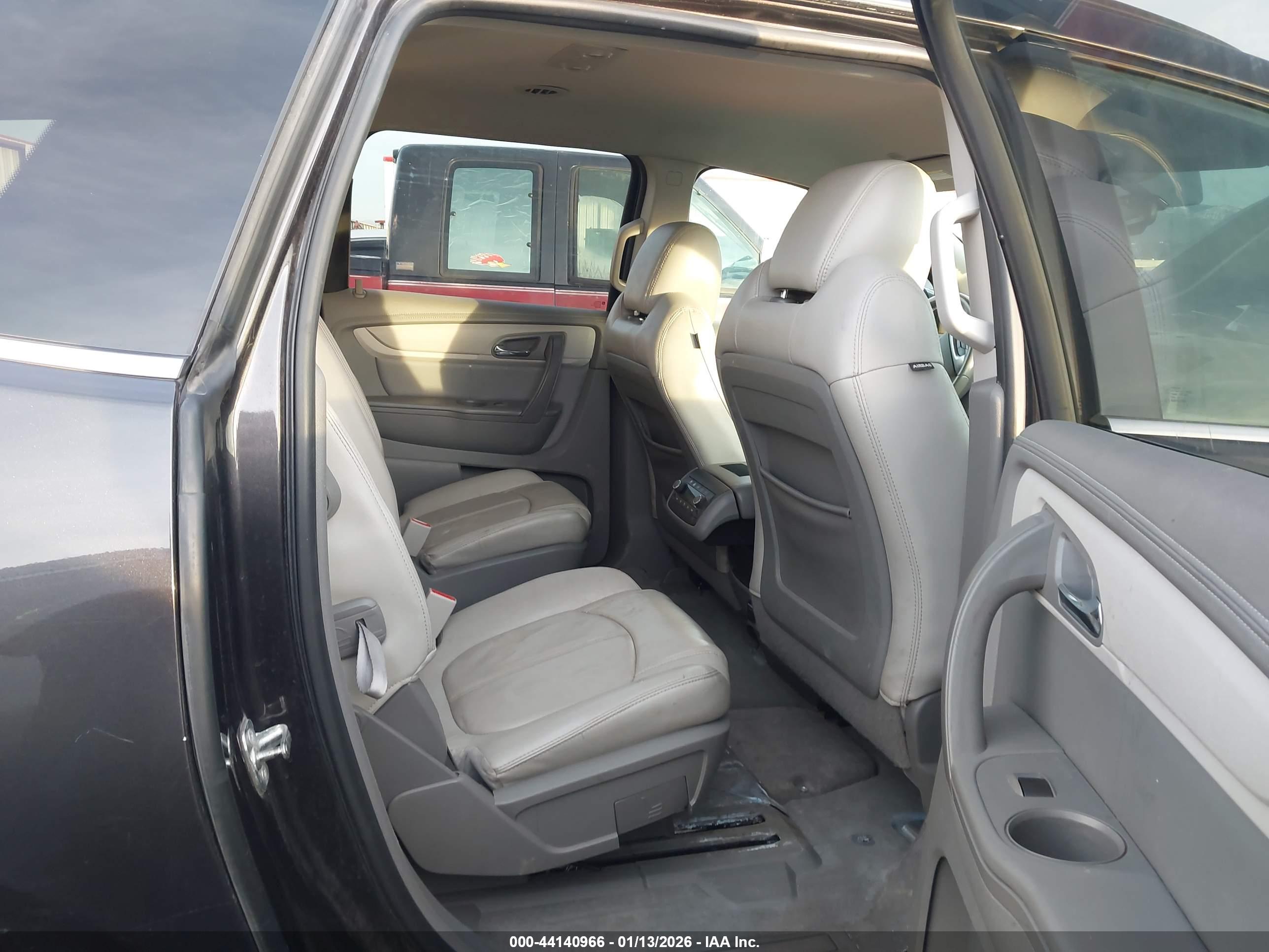 CHEVROLET TRAVERSE image 8
