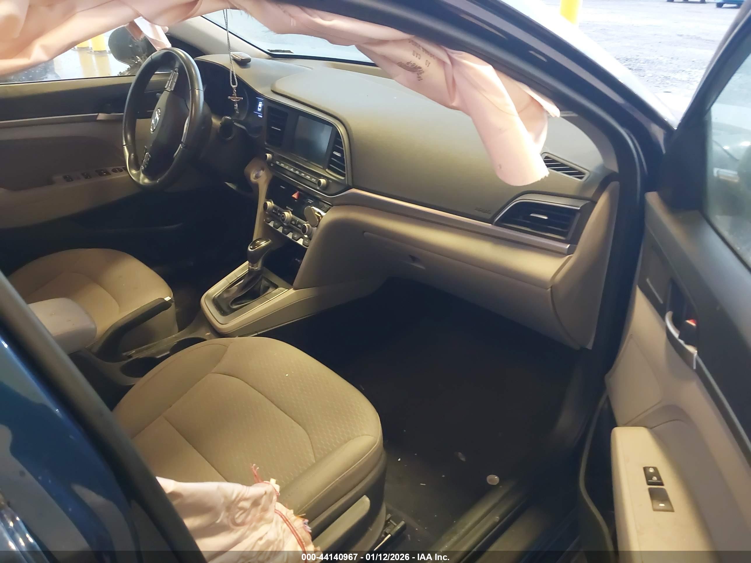 HYUNDAI ELANTRA image 5