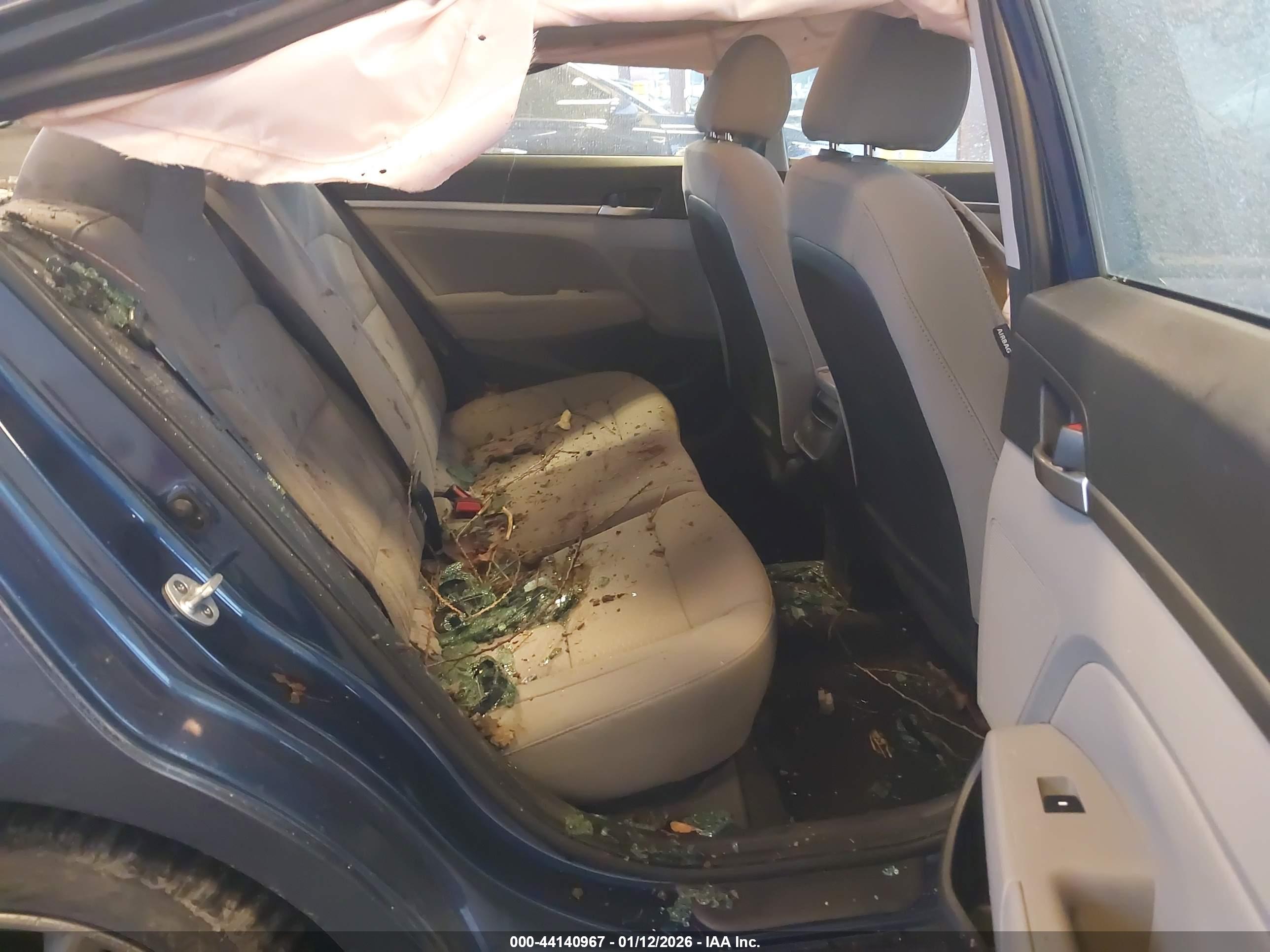 HYUNDAI ELANTRA image 8