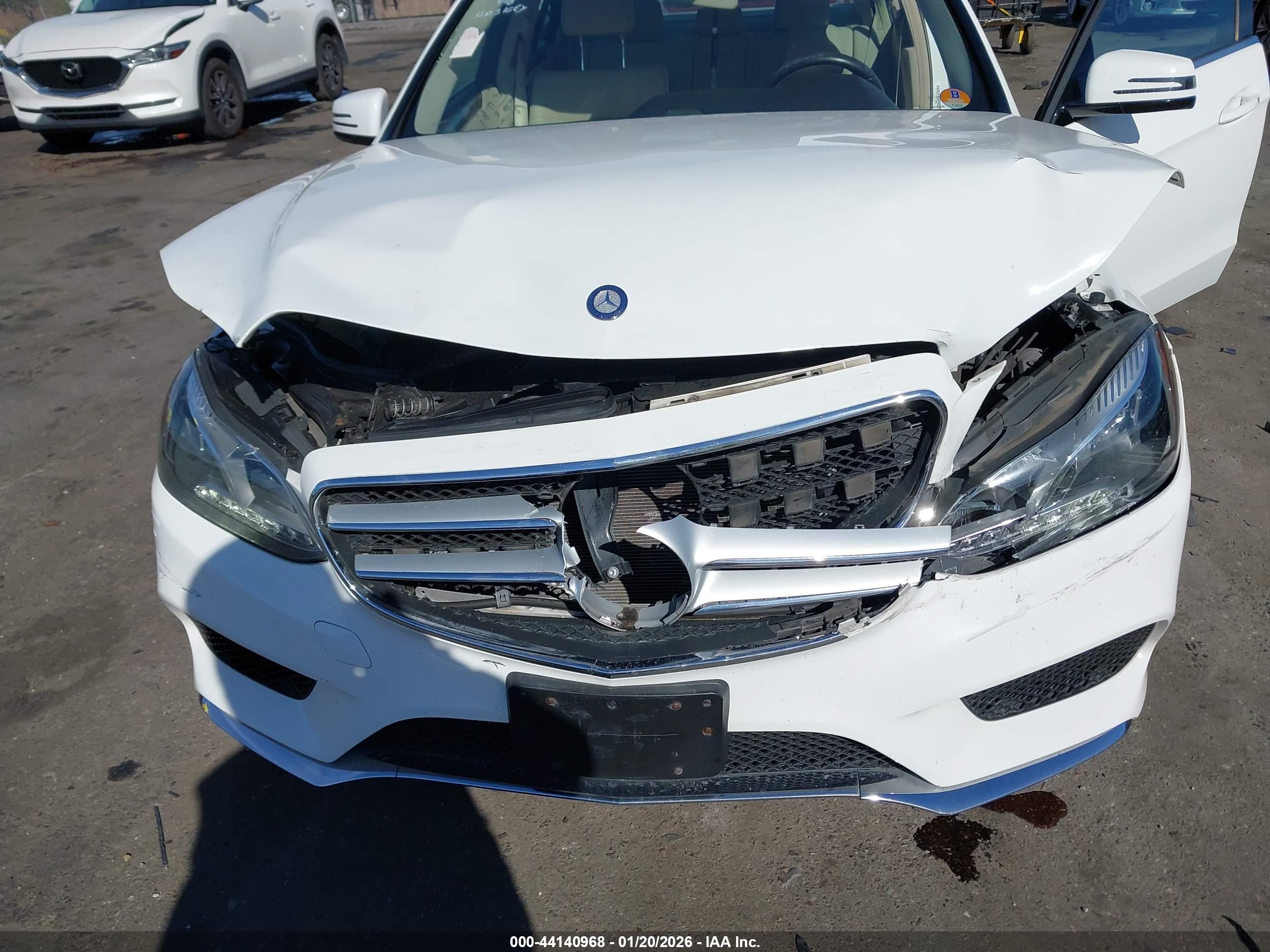 MERCEDES-BENZ E image 6
