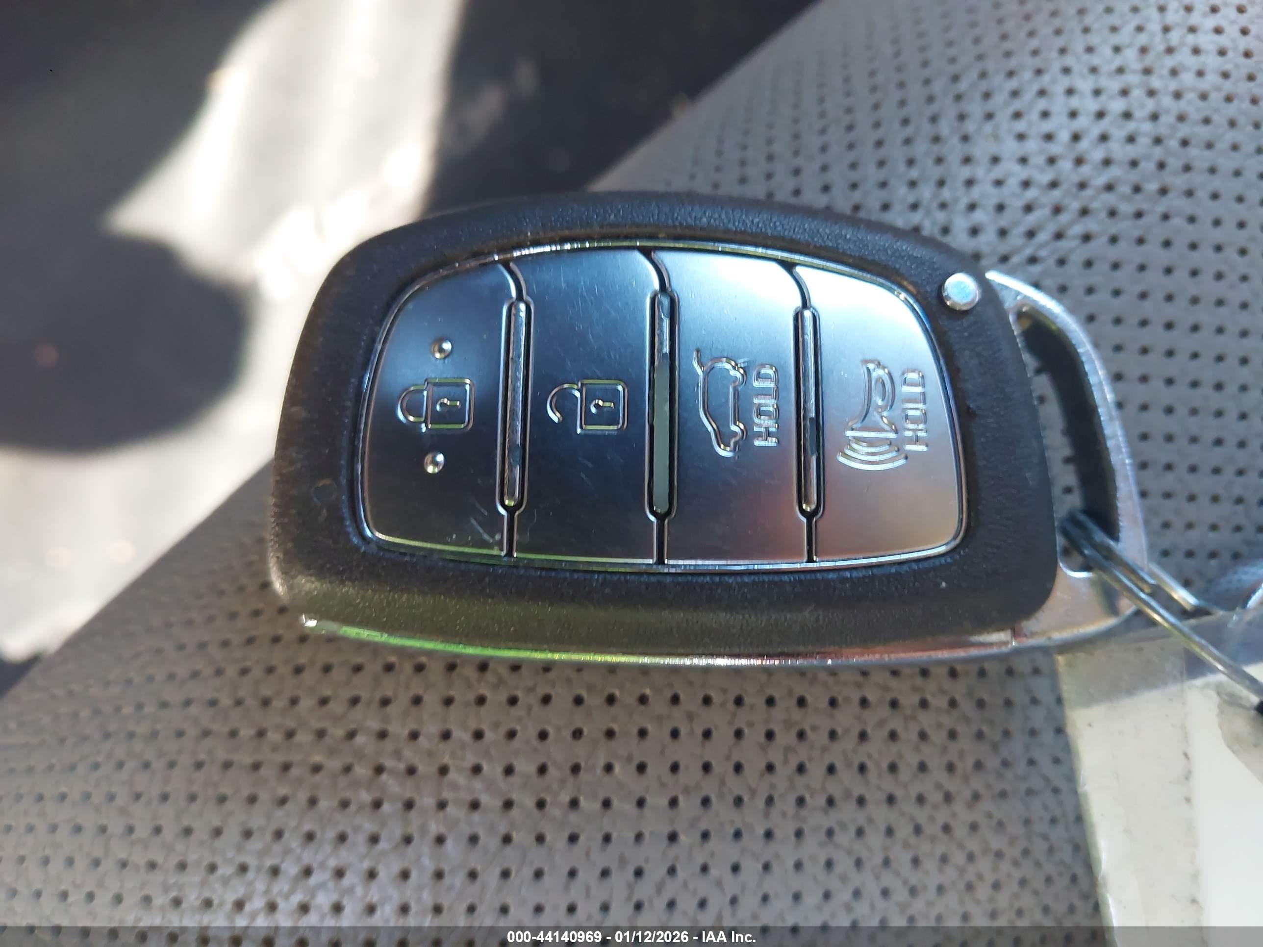HYUNDAI TUCSON image 11