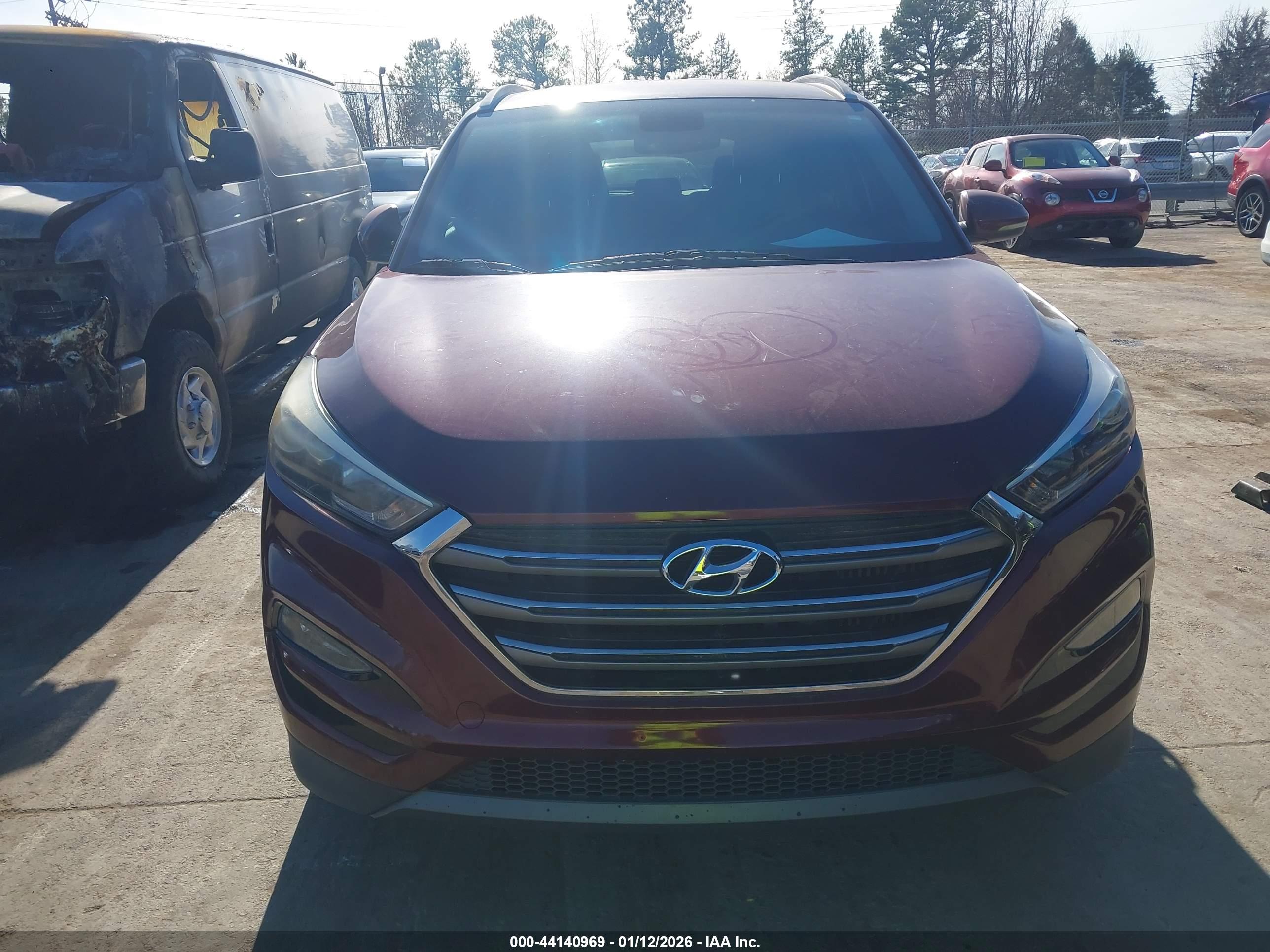 HYUNDAI TUCSON image 6