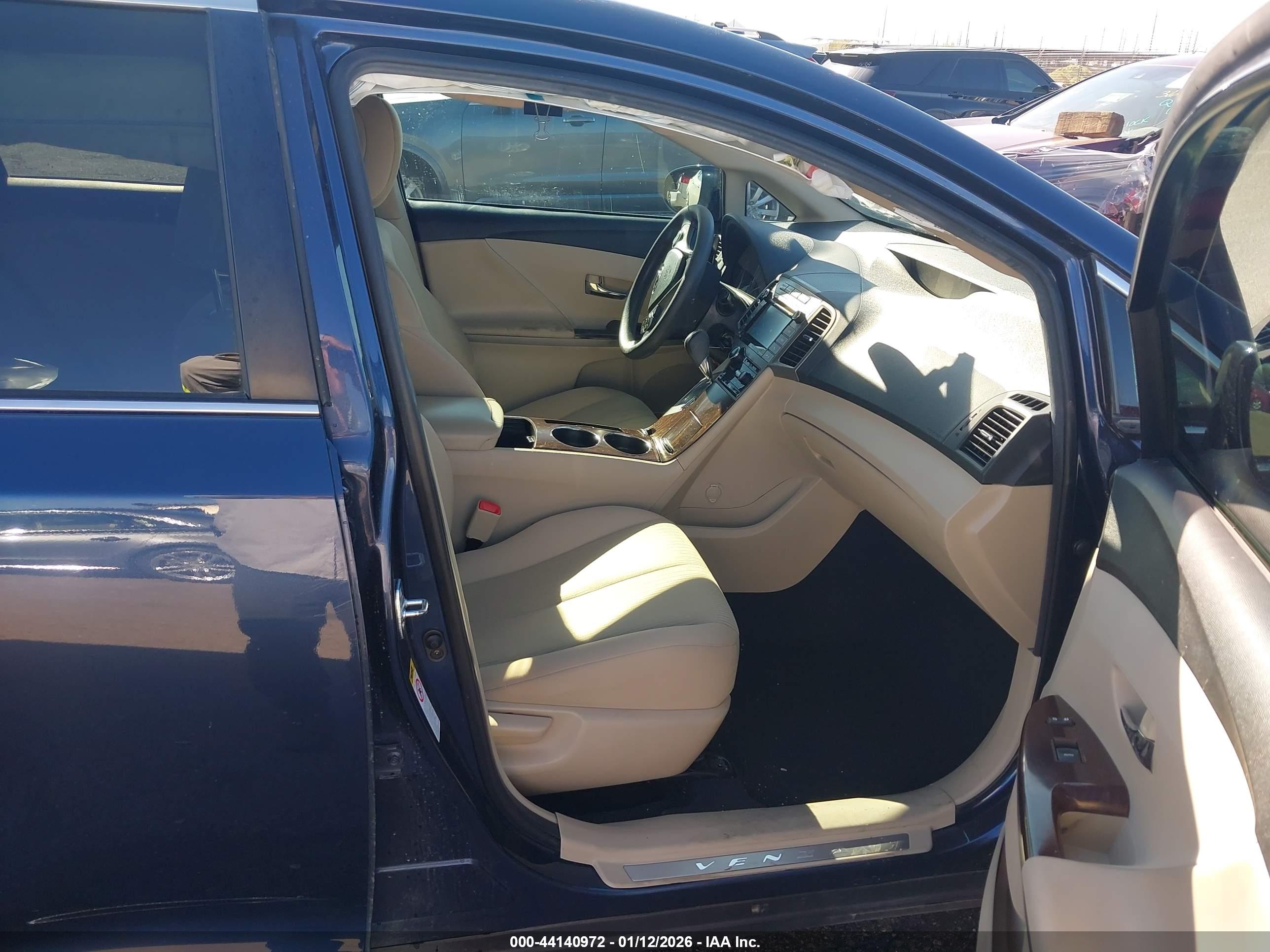 TOYOTA VENZA image 5