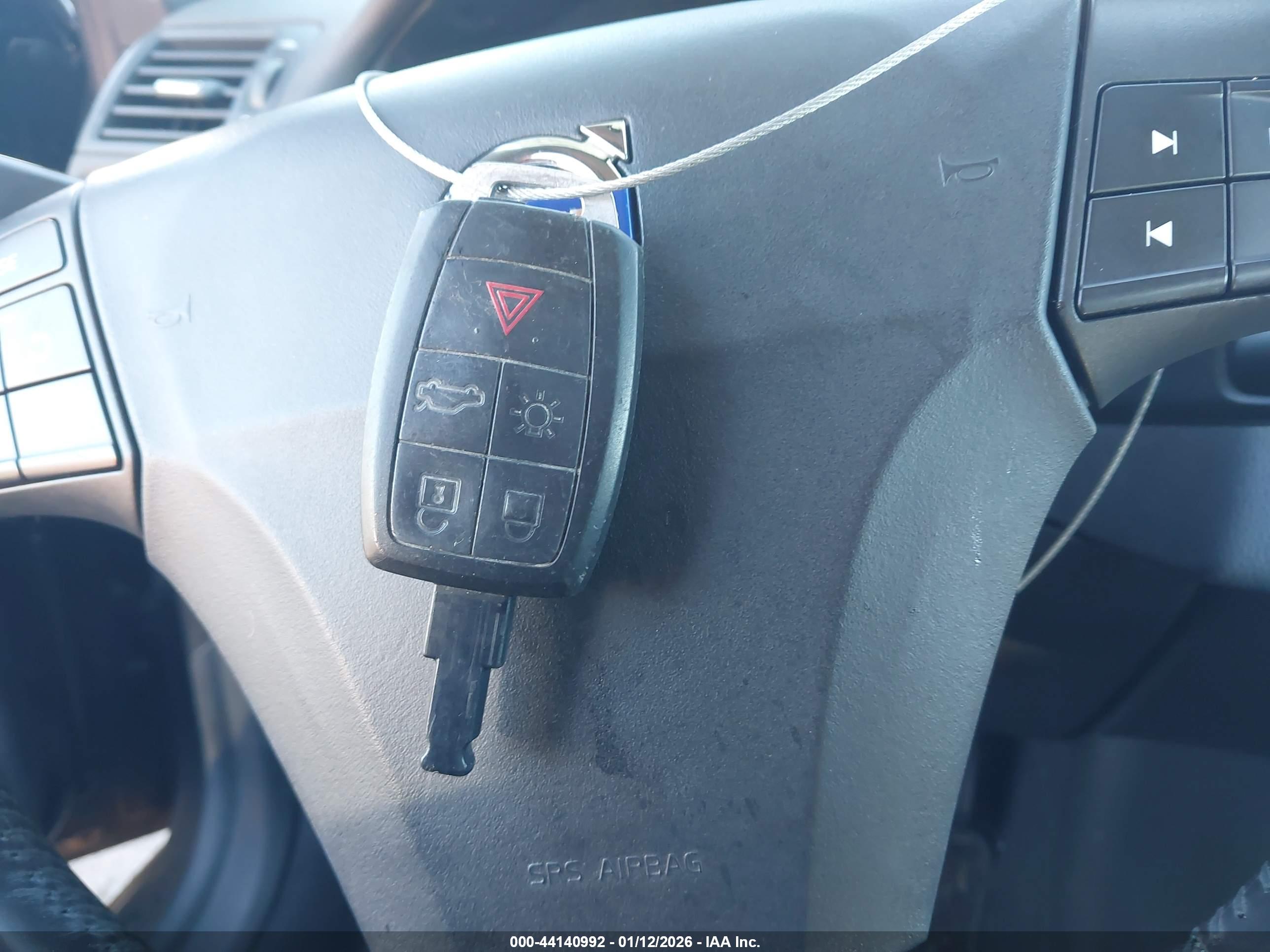 VOLVO C30 image 11