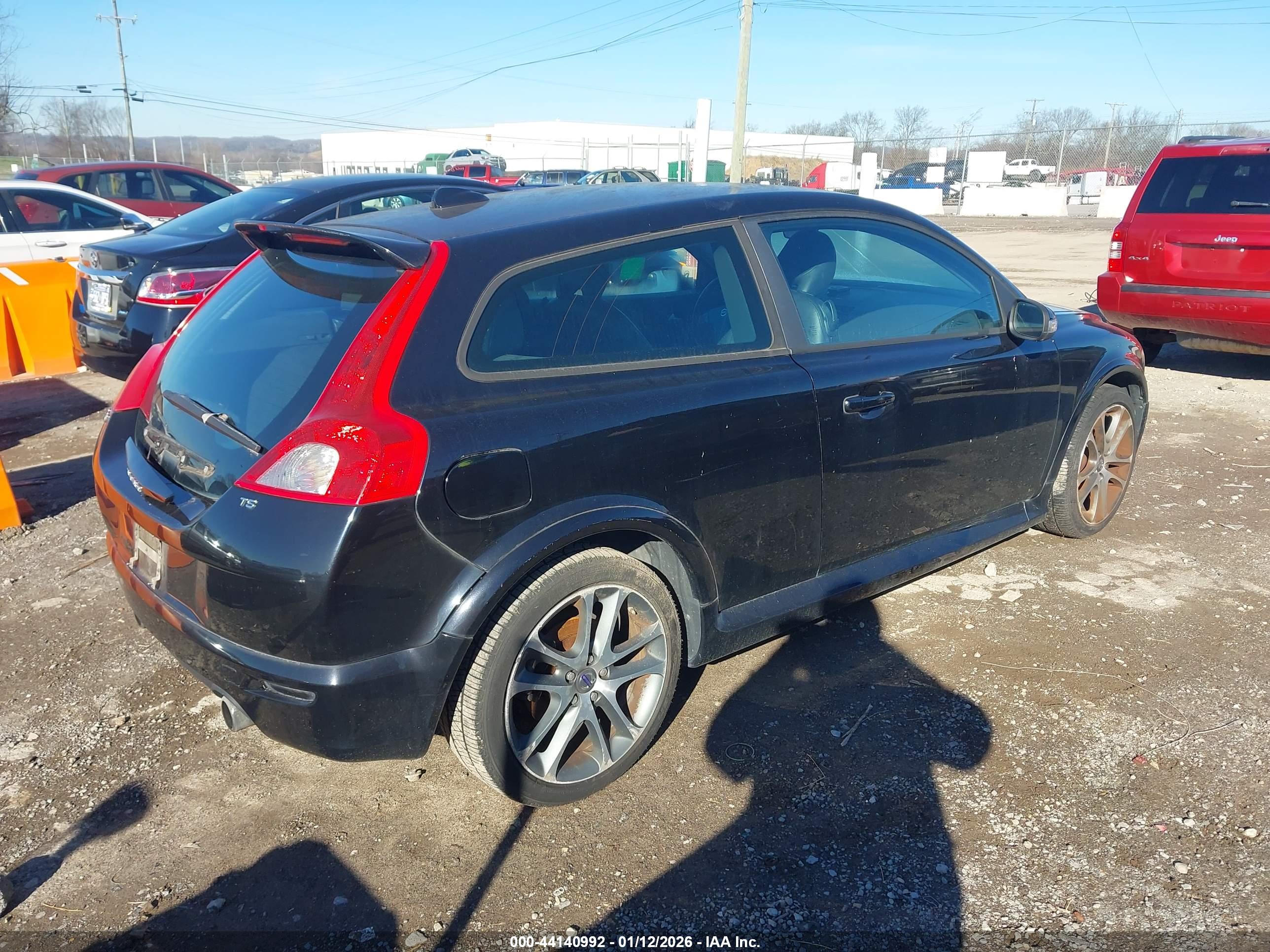 VOLVO C30 image 4