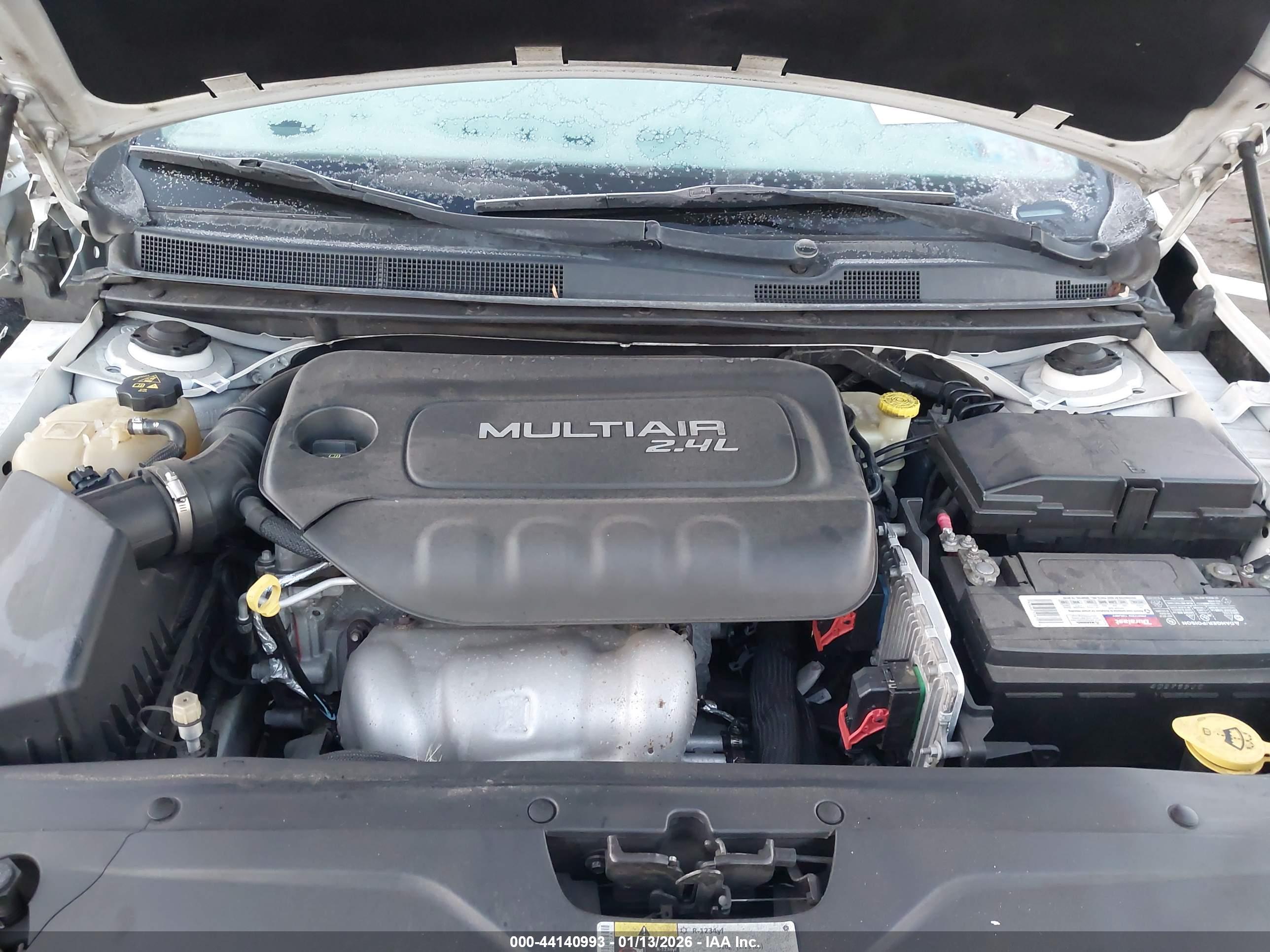 CHRYSLER 200 image 10