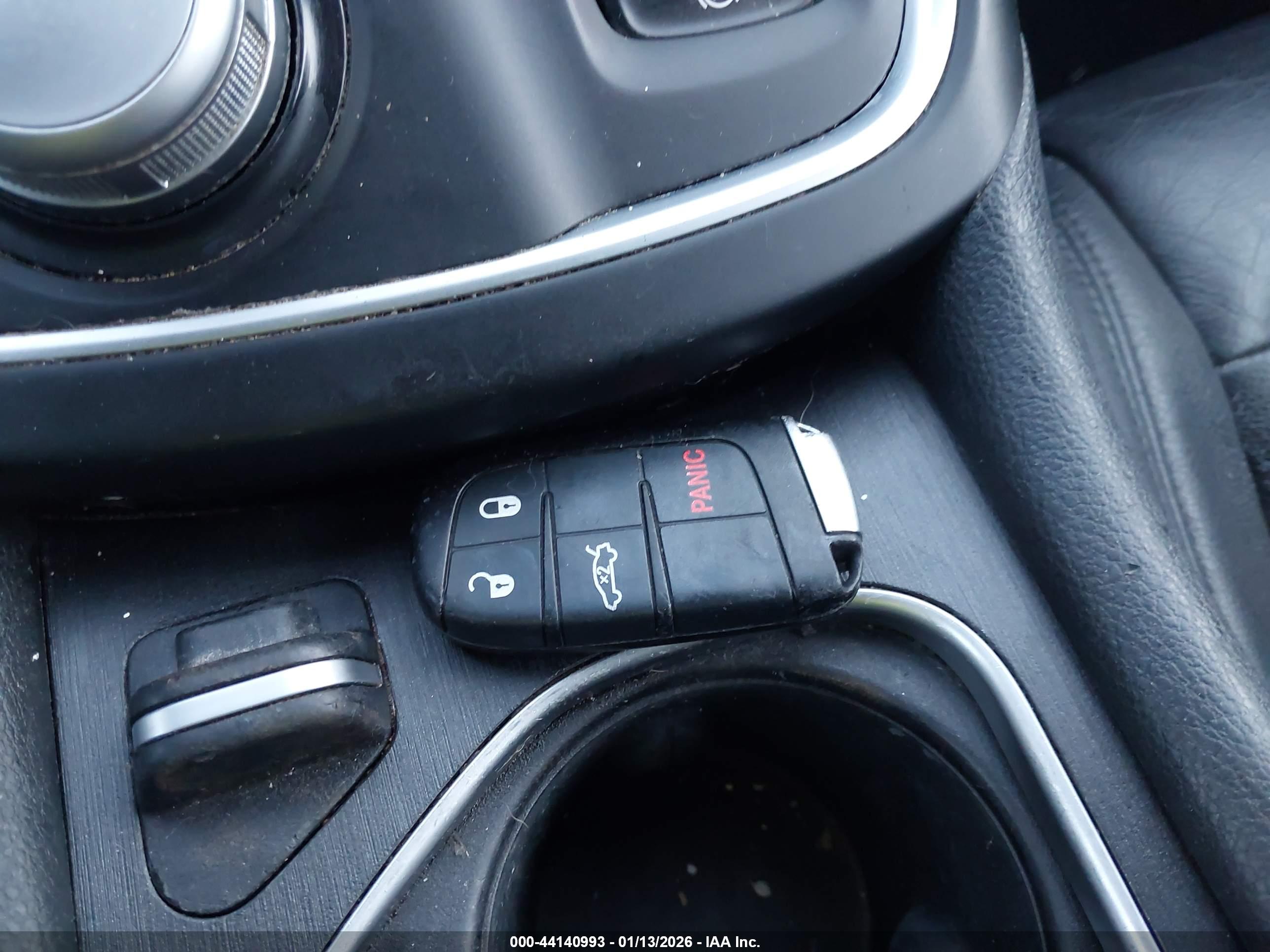 CHRYSLER 200 image 11