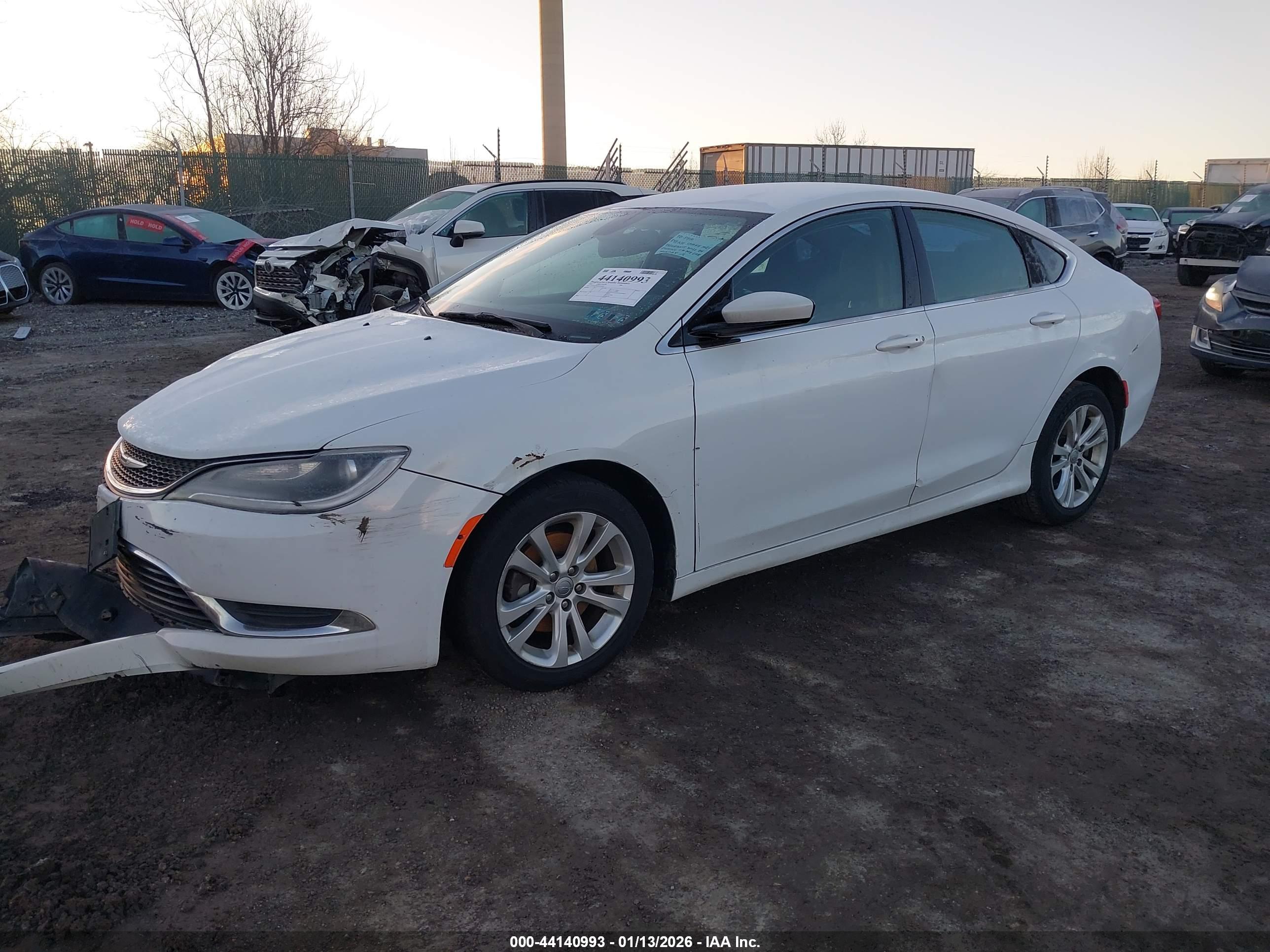 CHRYSLER 200 image 2