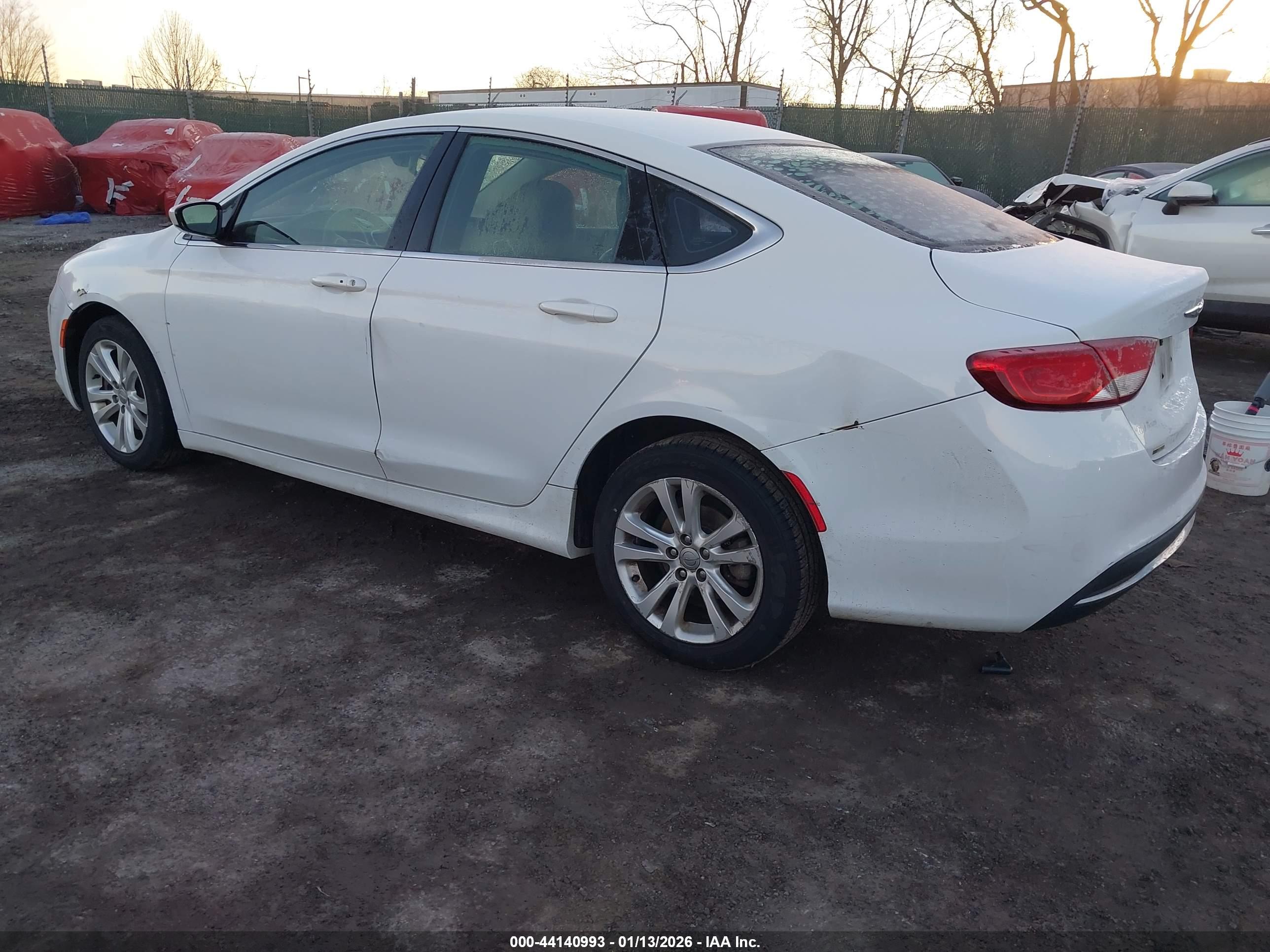 CHRYSLER 200 image 3